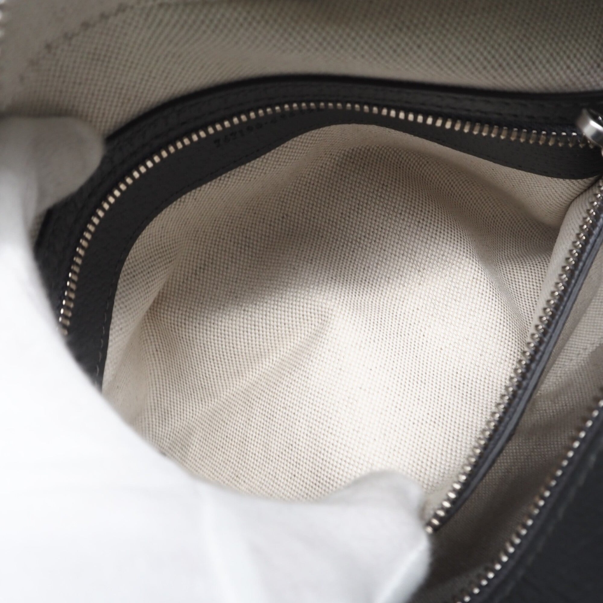Gucci Gray Canvas Shoulder Bag (Pre-Owned)