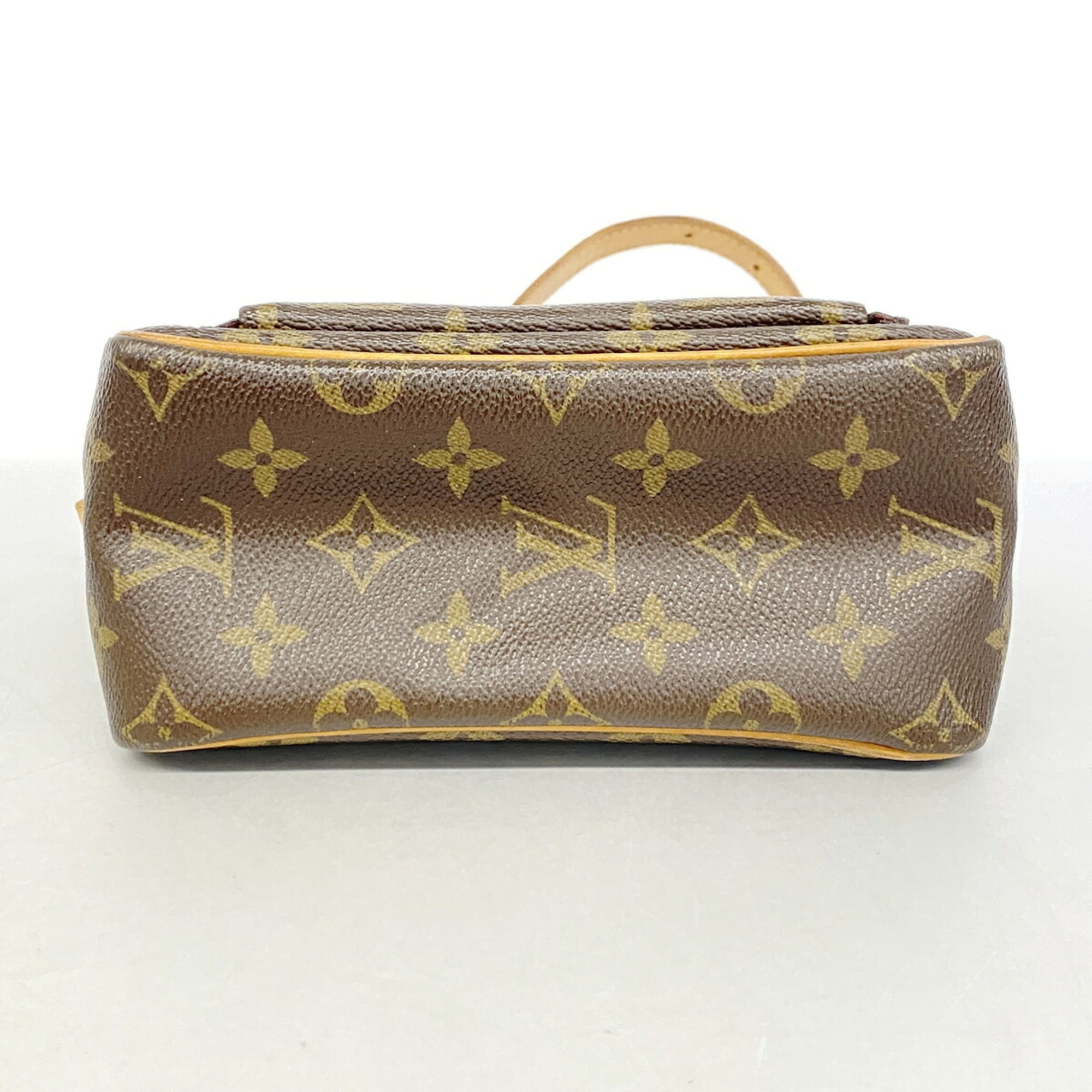Louis Vuitton Brown Shoulder Bag (Pre-Owned)
