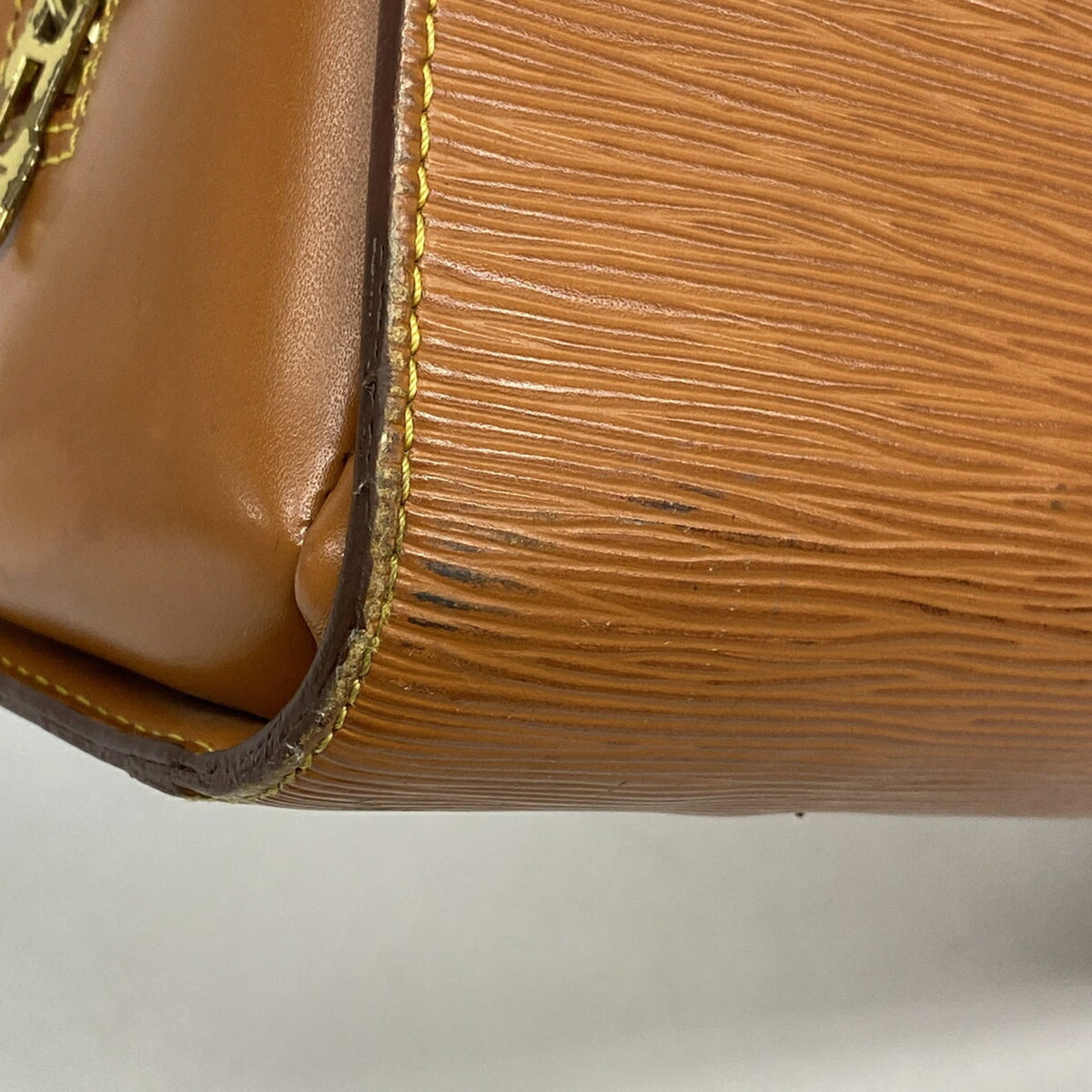 Louis Vuitton Gold Cipango Handbag (Pre-Owned)
