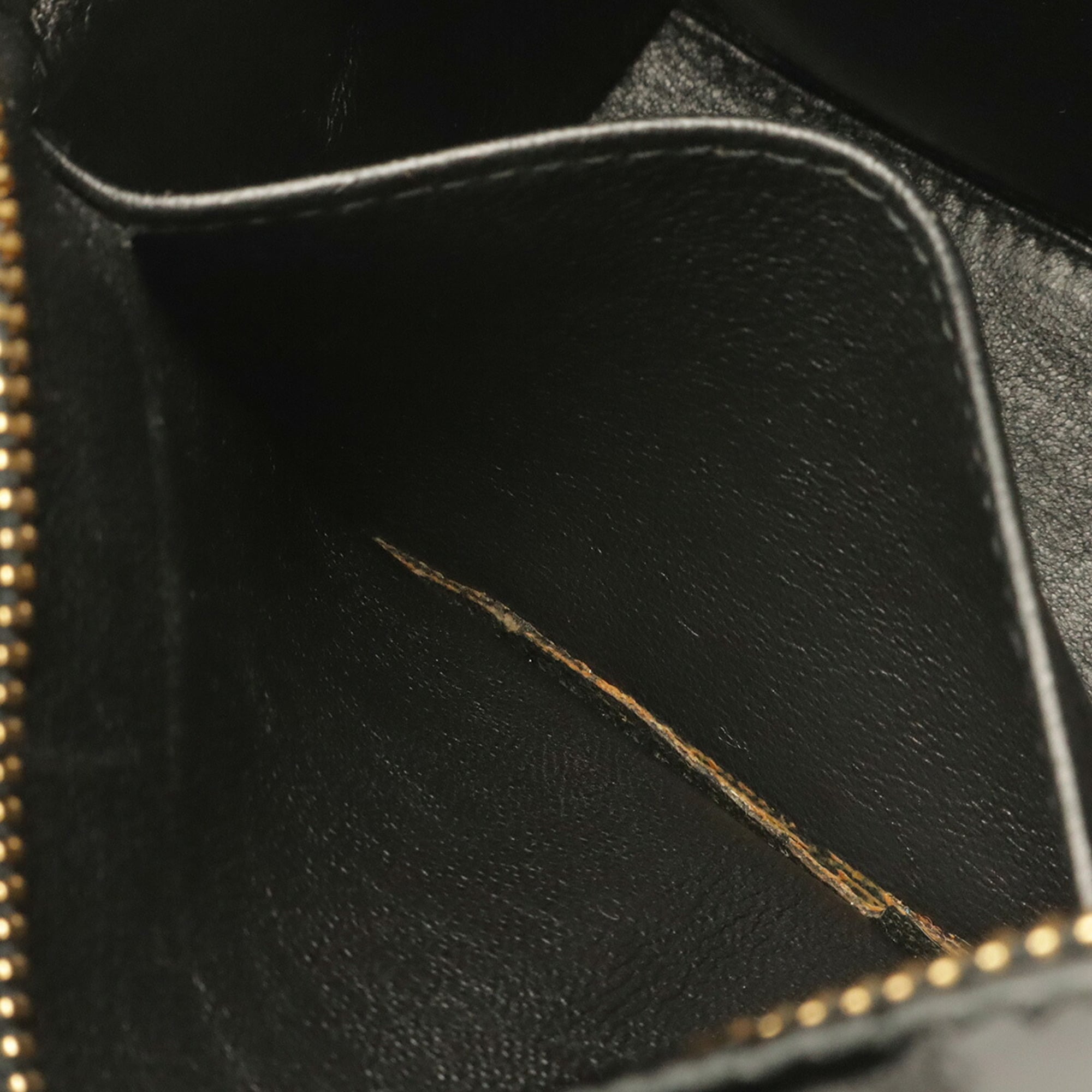 Chanel Matelasse Black Leather Shoulder Bag (Pre-Owned)