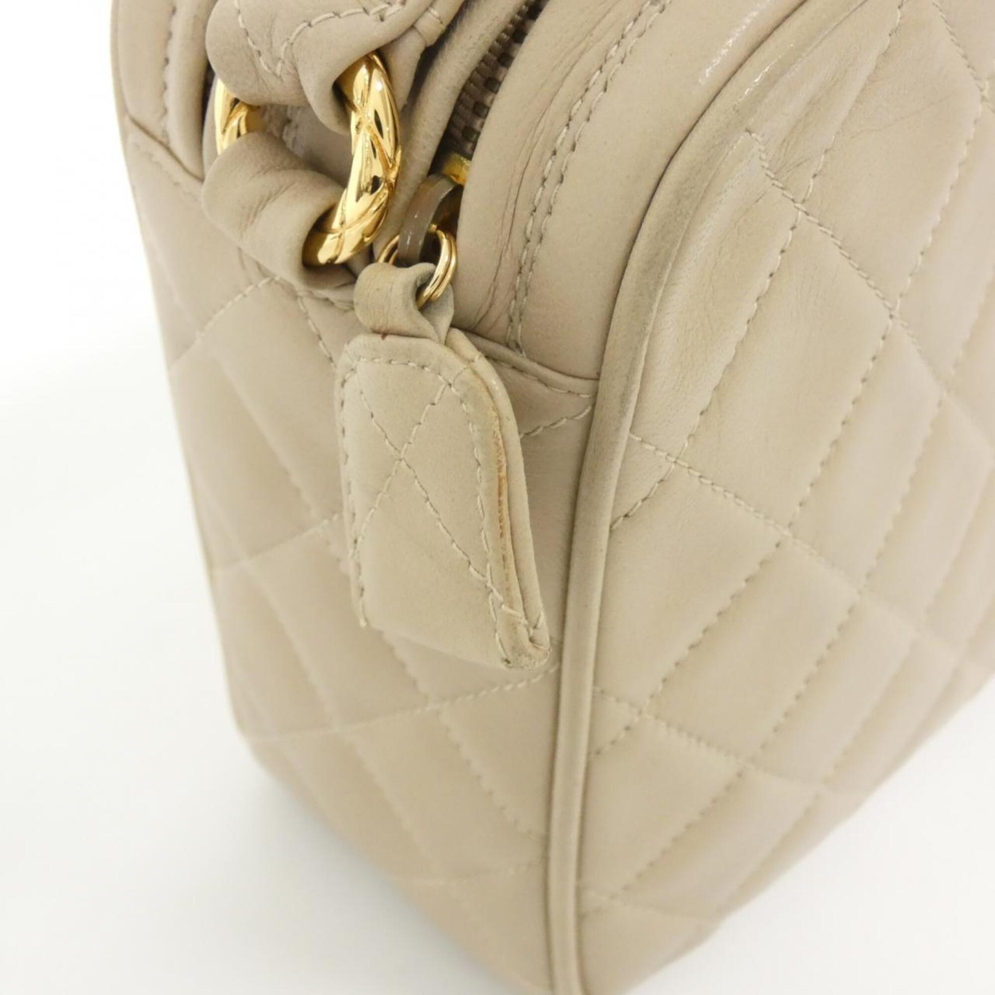 Chanel Beige Leather Handbag (Pre-Owned)