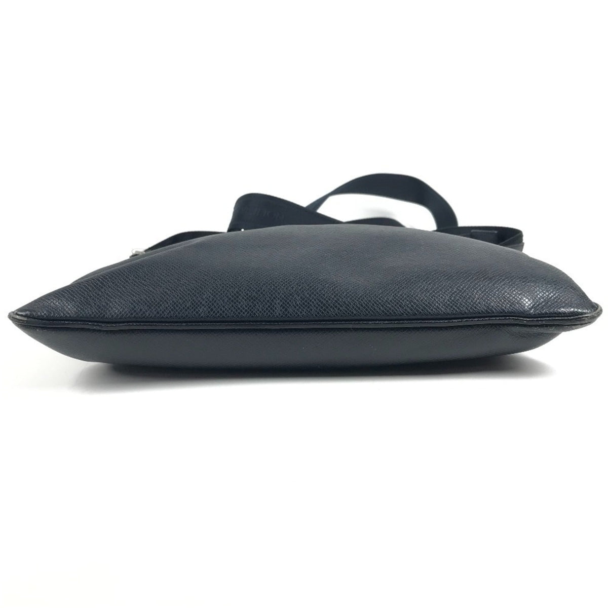 Louis Vuitton Boreal Navy Taiga Leather Leather Pochette Shoulder Bag (Pre-Owned)