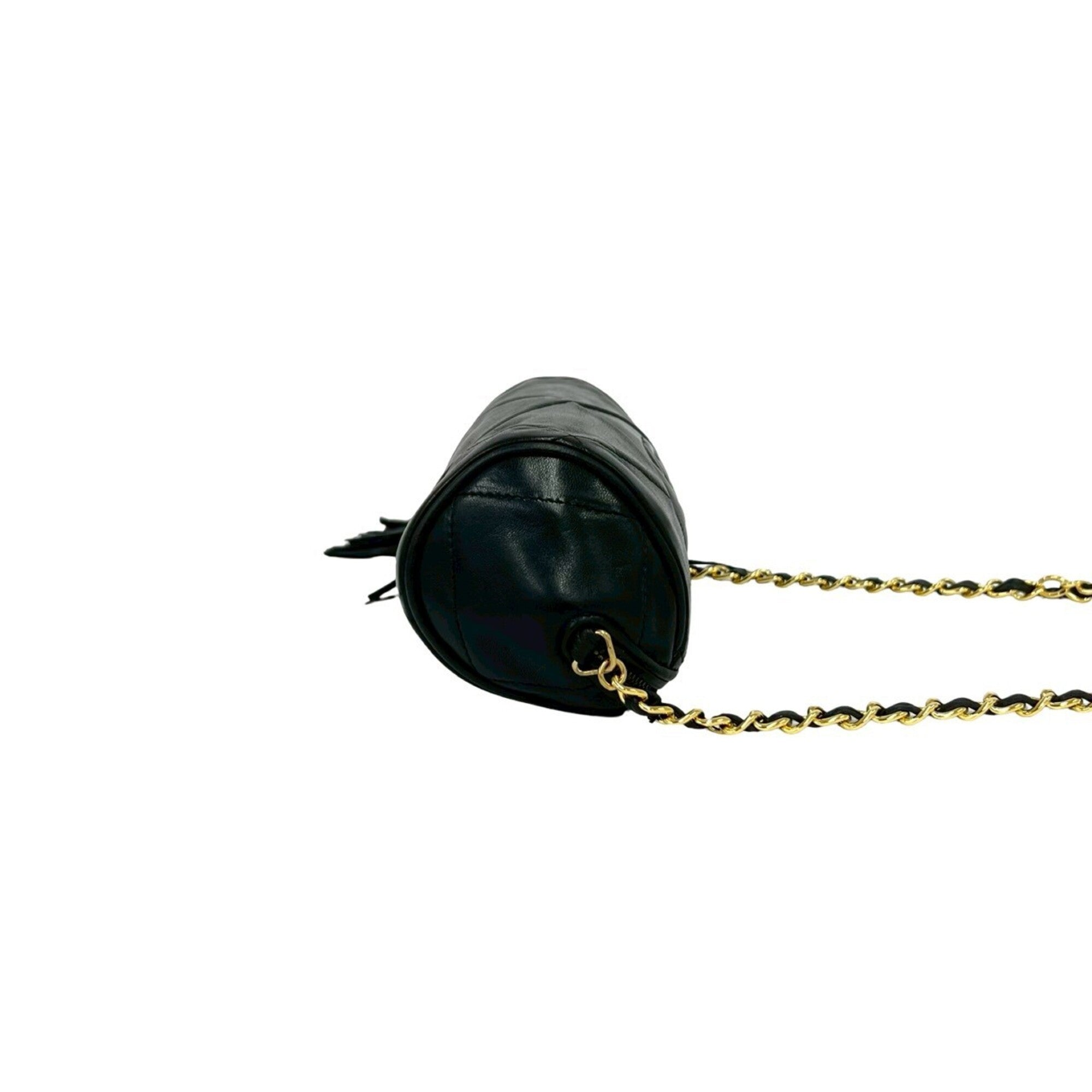 Chanel Black Leather Shoulder Bag (Pre-Owned)