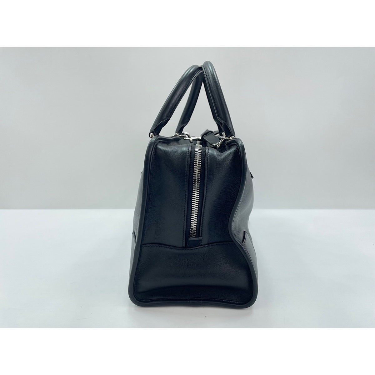 Loewe Black Handbag (Pre-Owned)