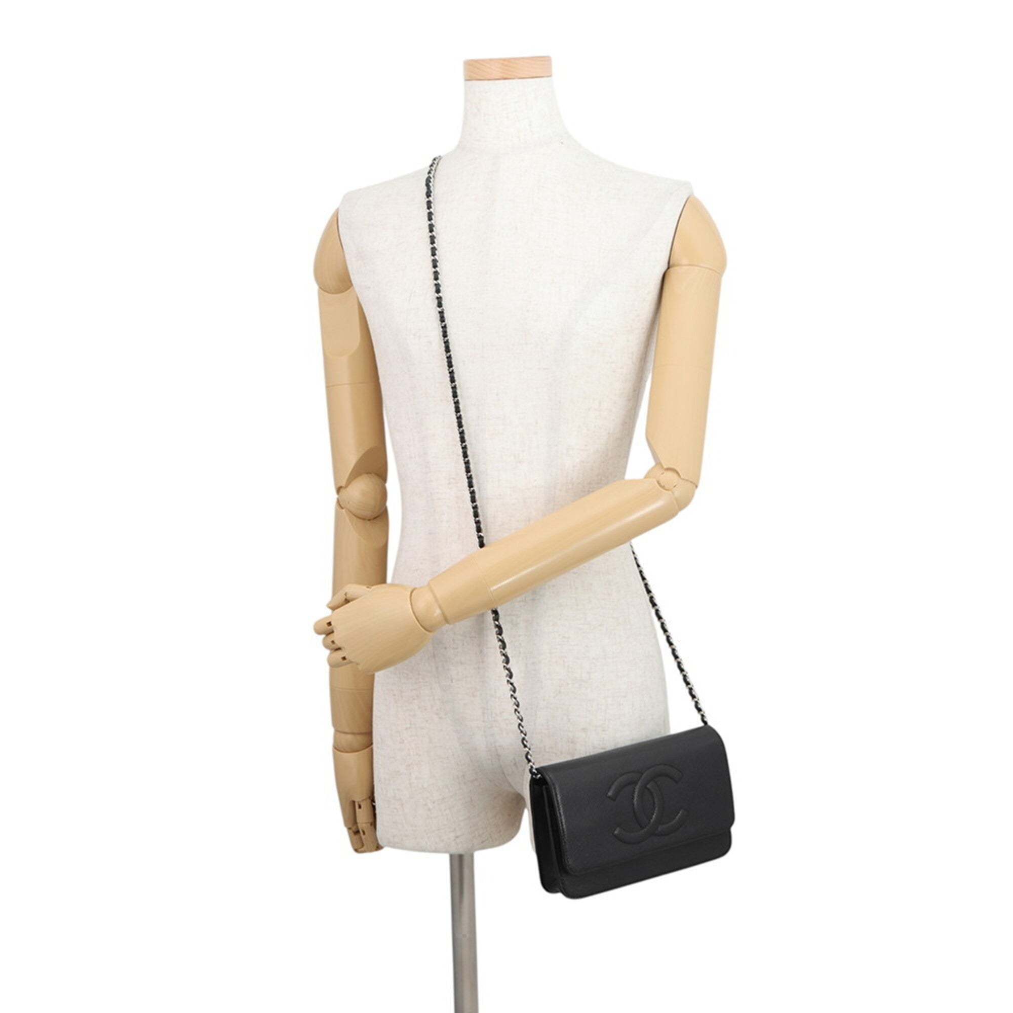 Chanel Black Grained Calfskin Shoulder Bag (Pre-Owned)