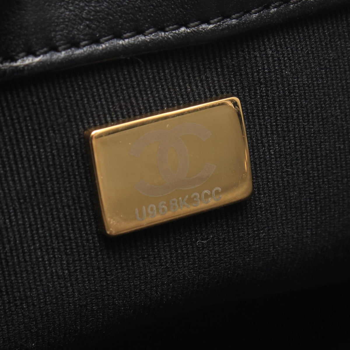 Chanel Black Leather Handbag Shoulder Bag (Pre-Owned)