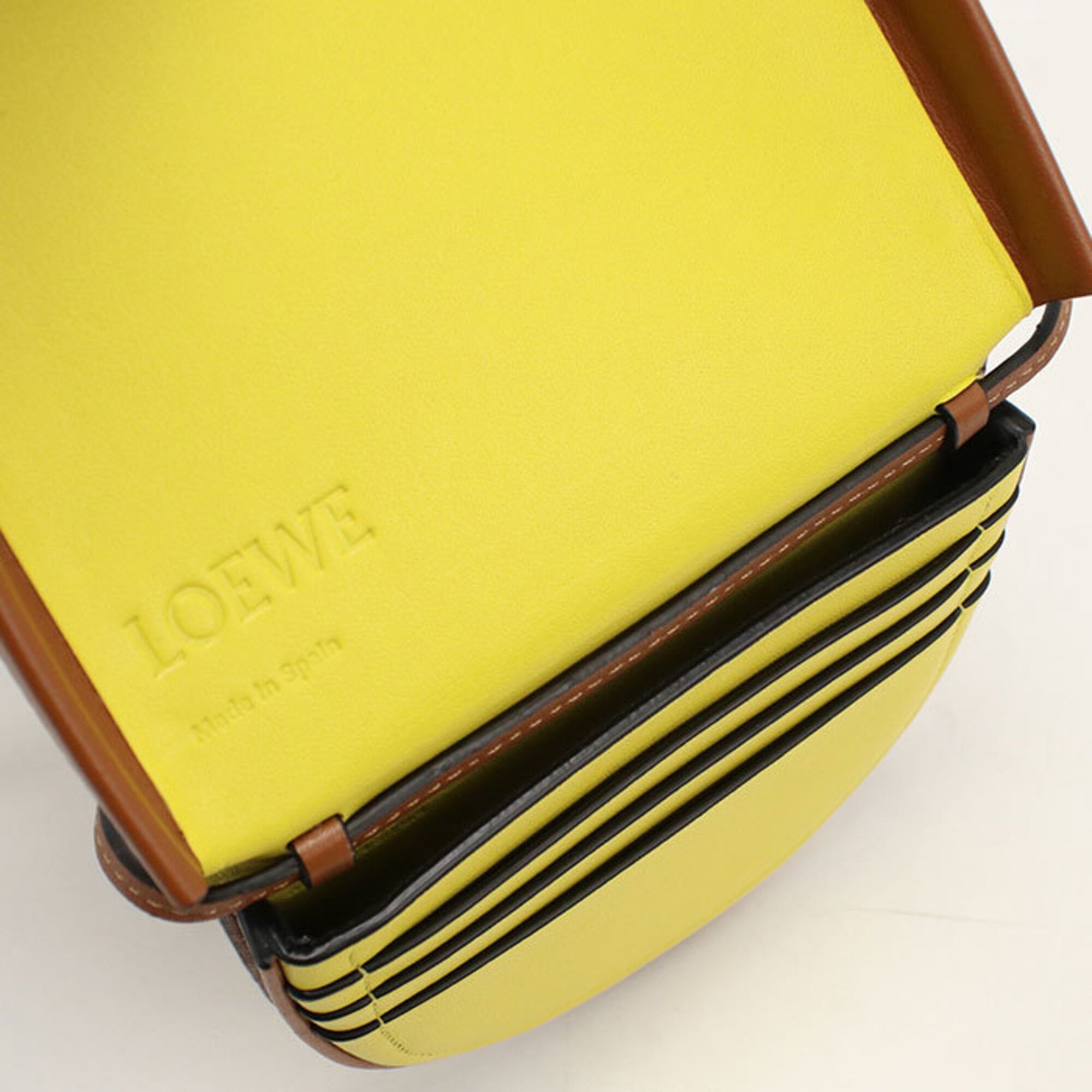 Loewe Brown Leather Shoulder Bag (Pre-Owned)