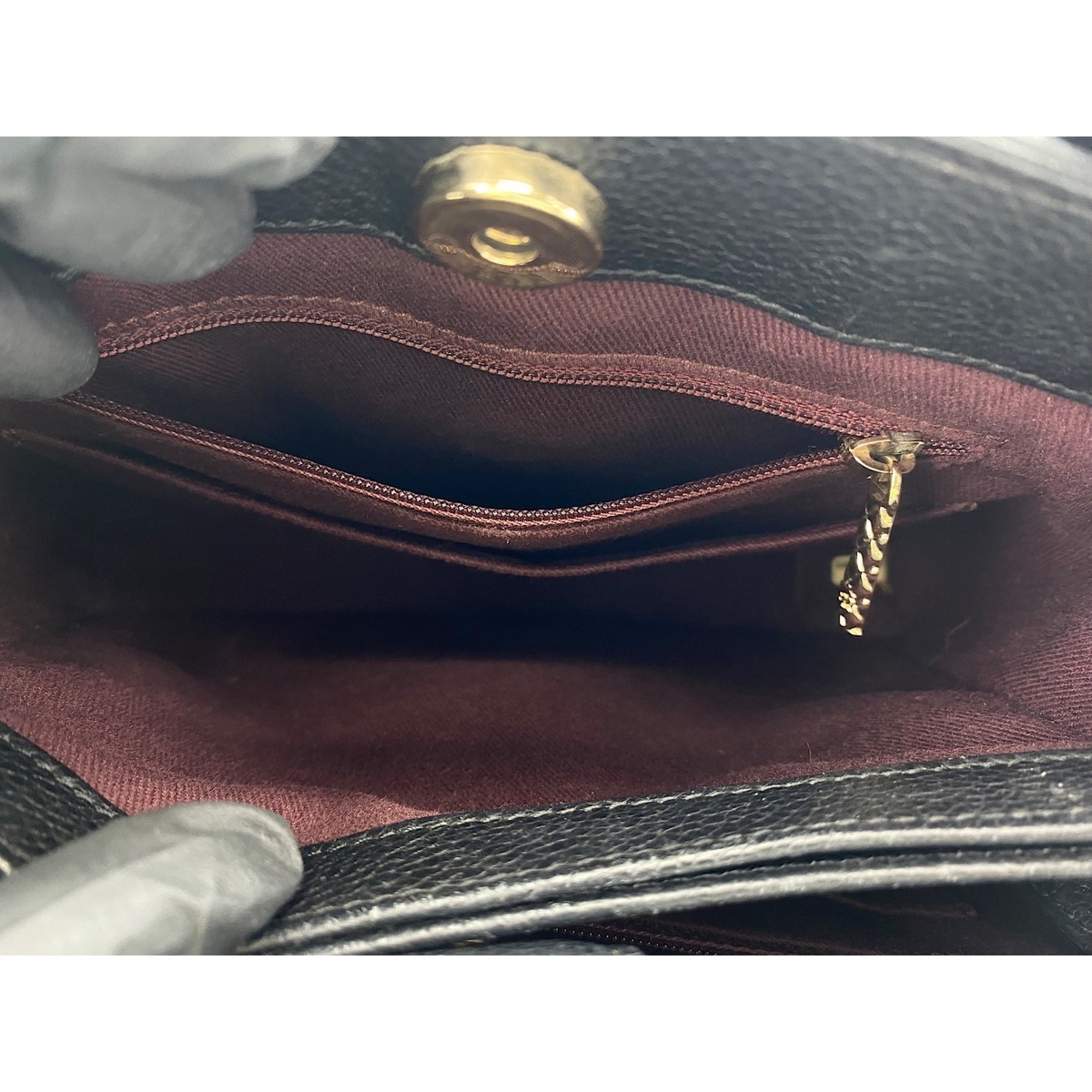 Chanel Black Handbag (Pre-Owned)
