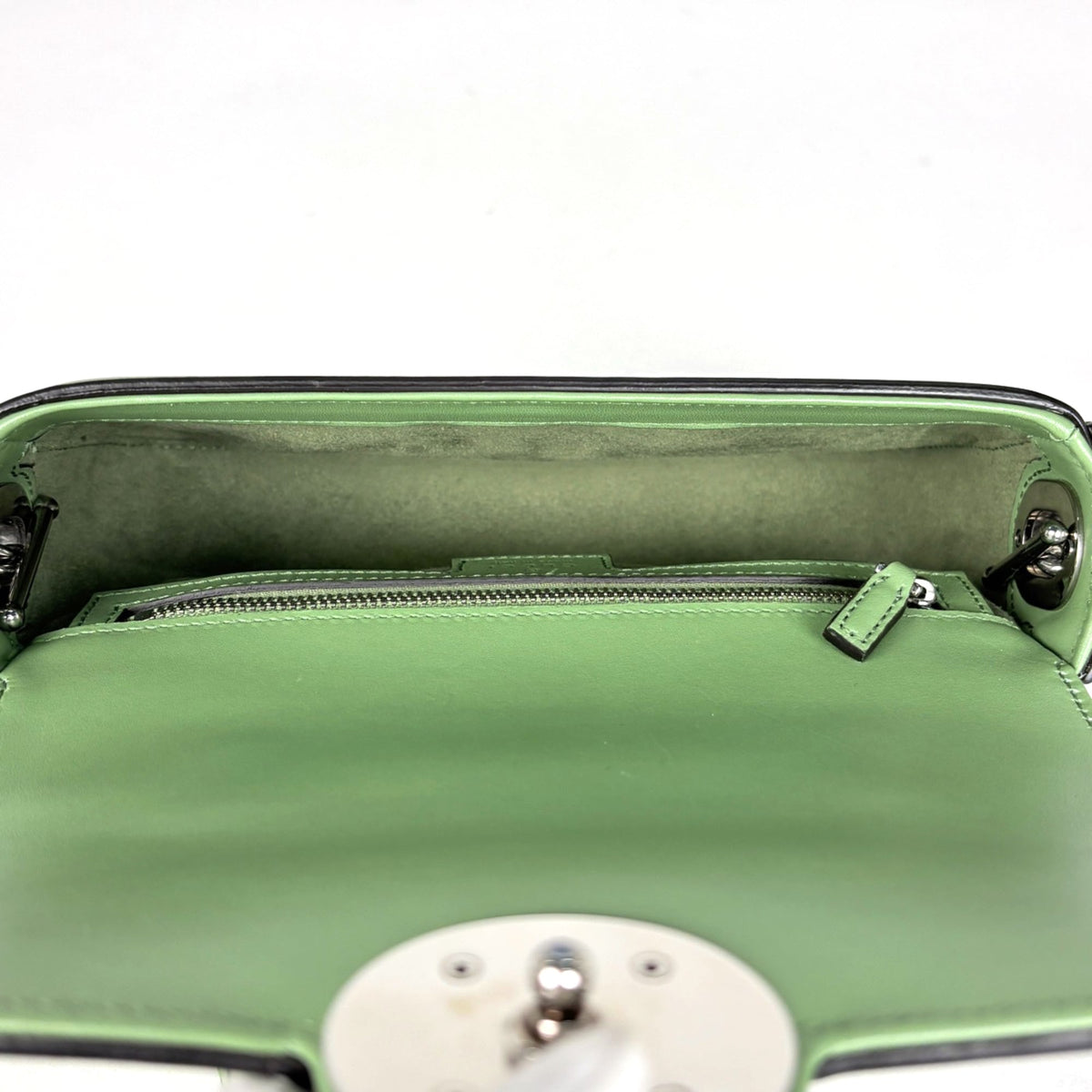 Gucci Light Green Leather Shoulder Bag (Pre-Owned)