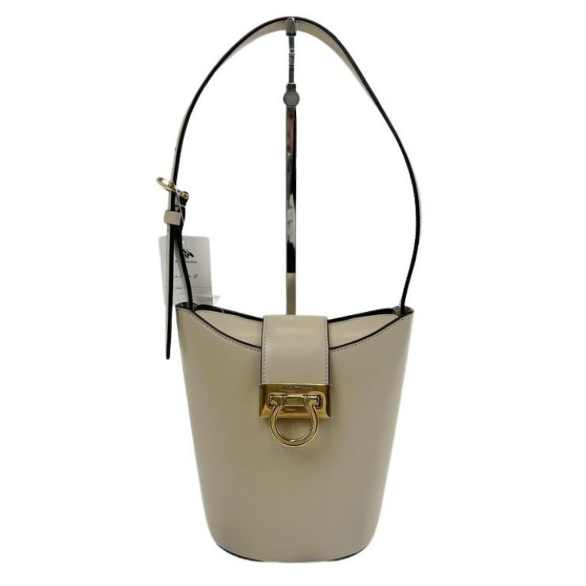 Salvatore Ferragamo Gancini Beige Leather Shoulder Bag (Pre-Owned)