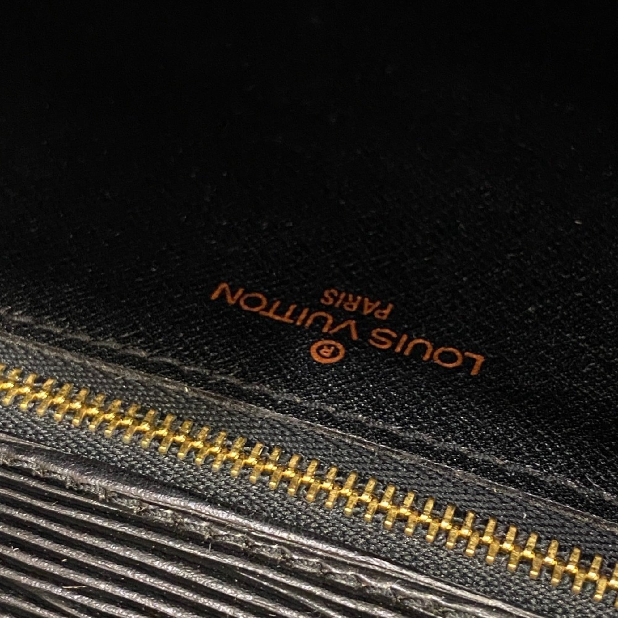 Louis Vuitton Black Noir Epi Leather Shoulder Bag (Pre-Owned)