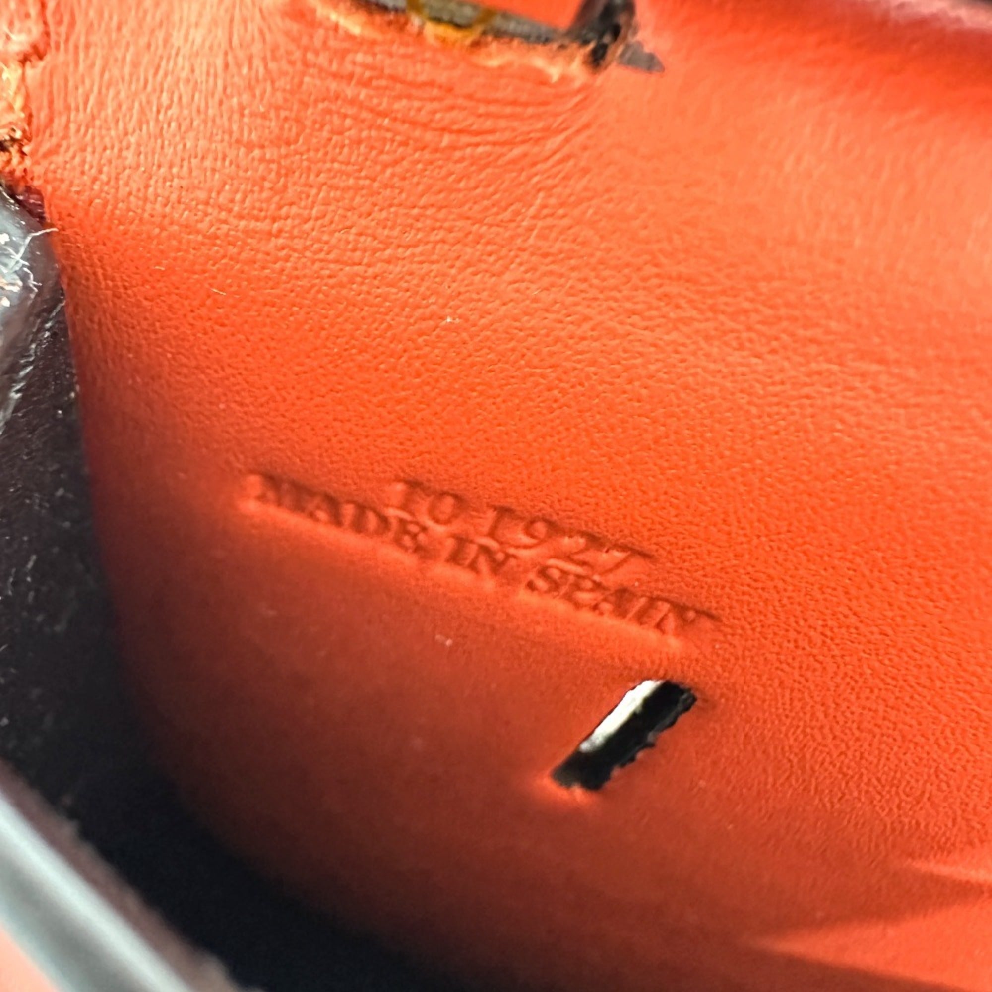 Loewe Orange Leather Shoulder Bag (Pre-Owned)