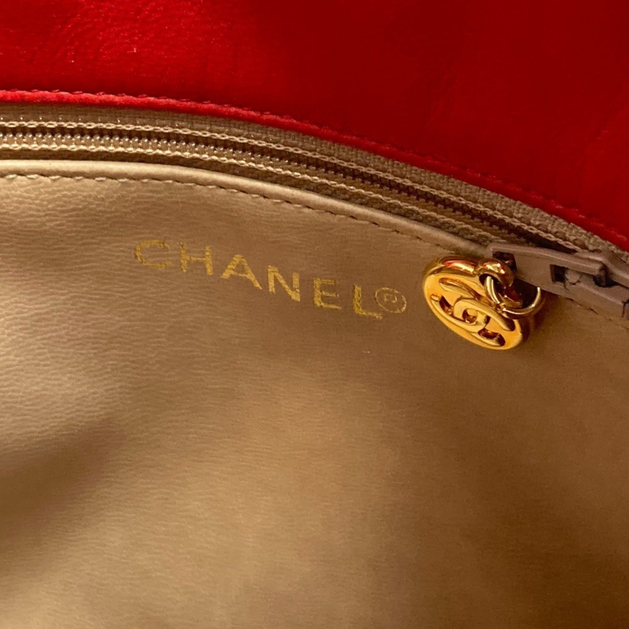 Chanel Red Color Satin Leather Shoulder Bag Tote Bag (Pre-Owned)