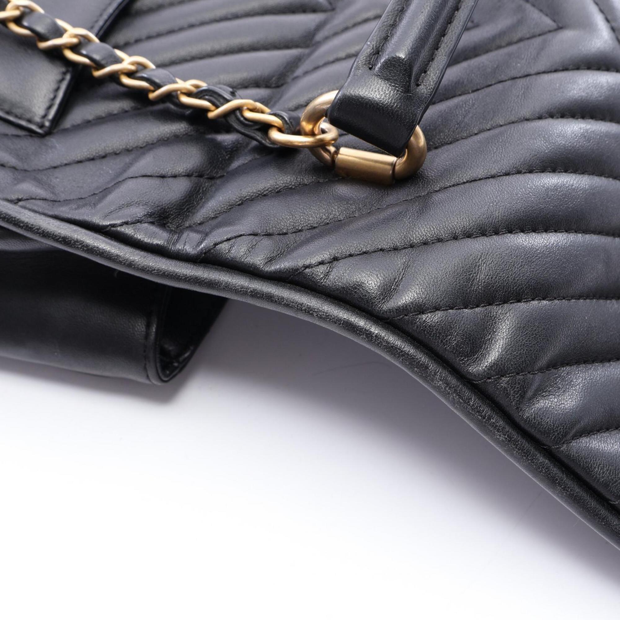 Chanel Black Leather Handbag Shoulder Bag (Pre-Owned)
