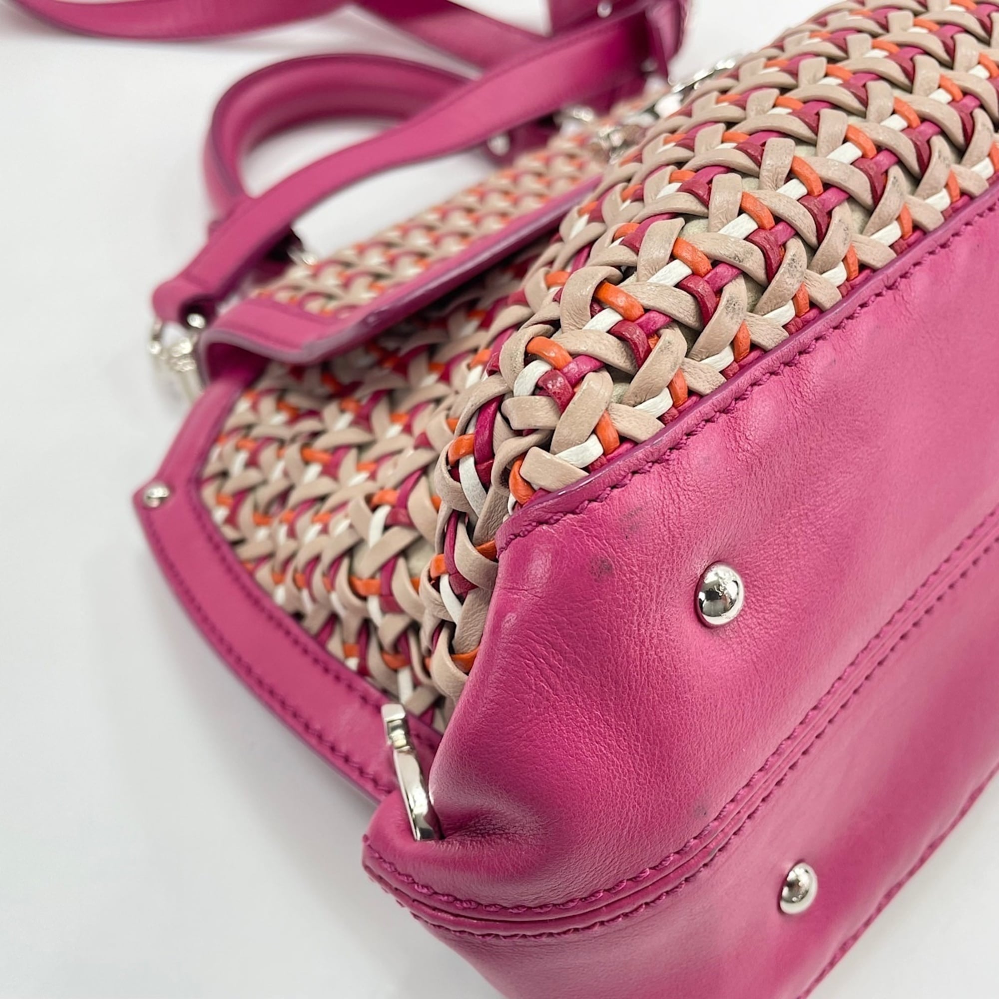 Salvatore Ferragamo Gancini Pink Shoulder Bag (Pre-Owned)