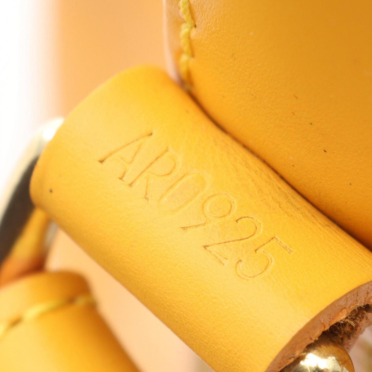 Louis Vuitton Yellow Leather Handbag Shoulder Bag (Pre-Owned)