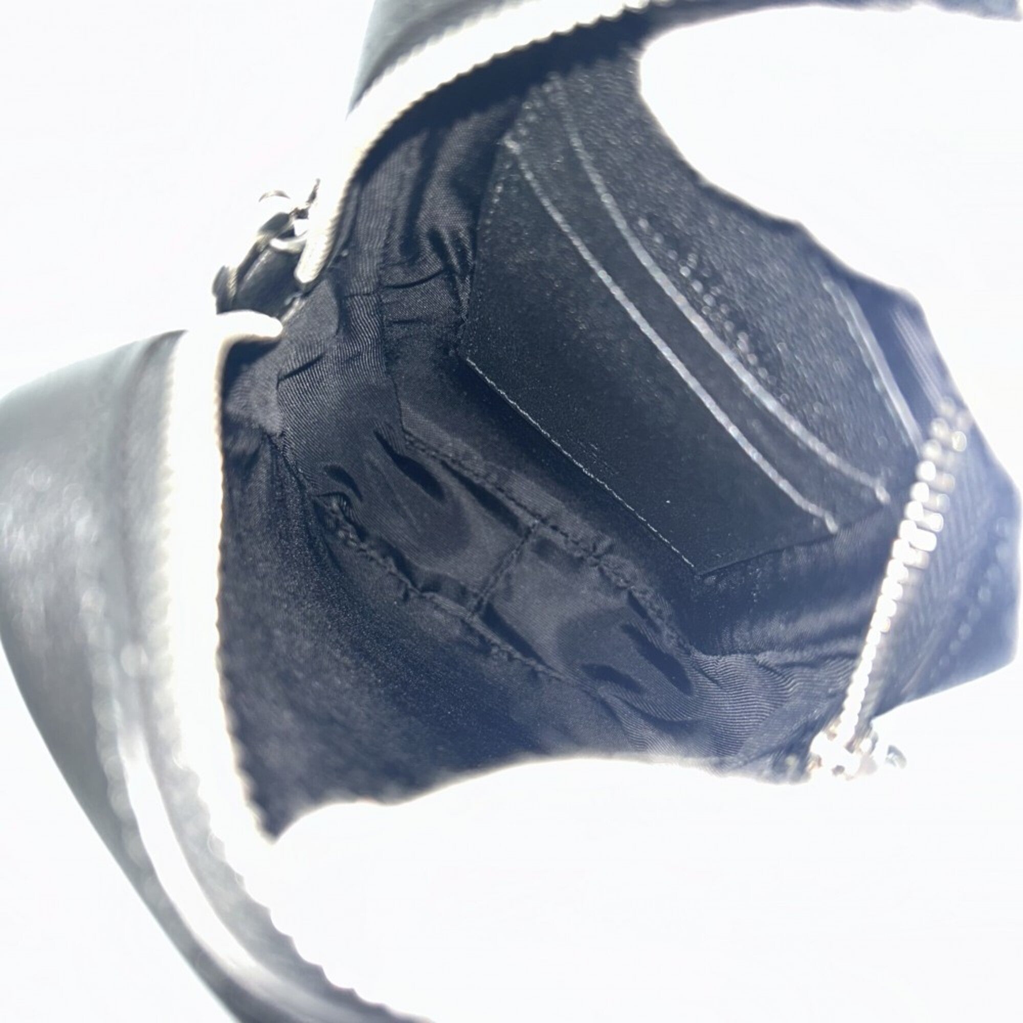 Gucci Black Leather Pochette Shoulder Bag (Pre-Owned)