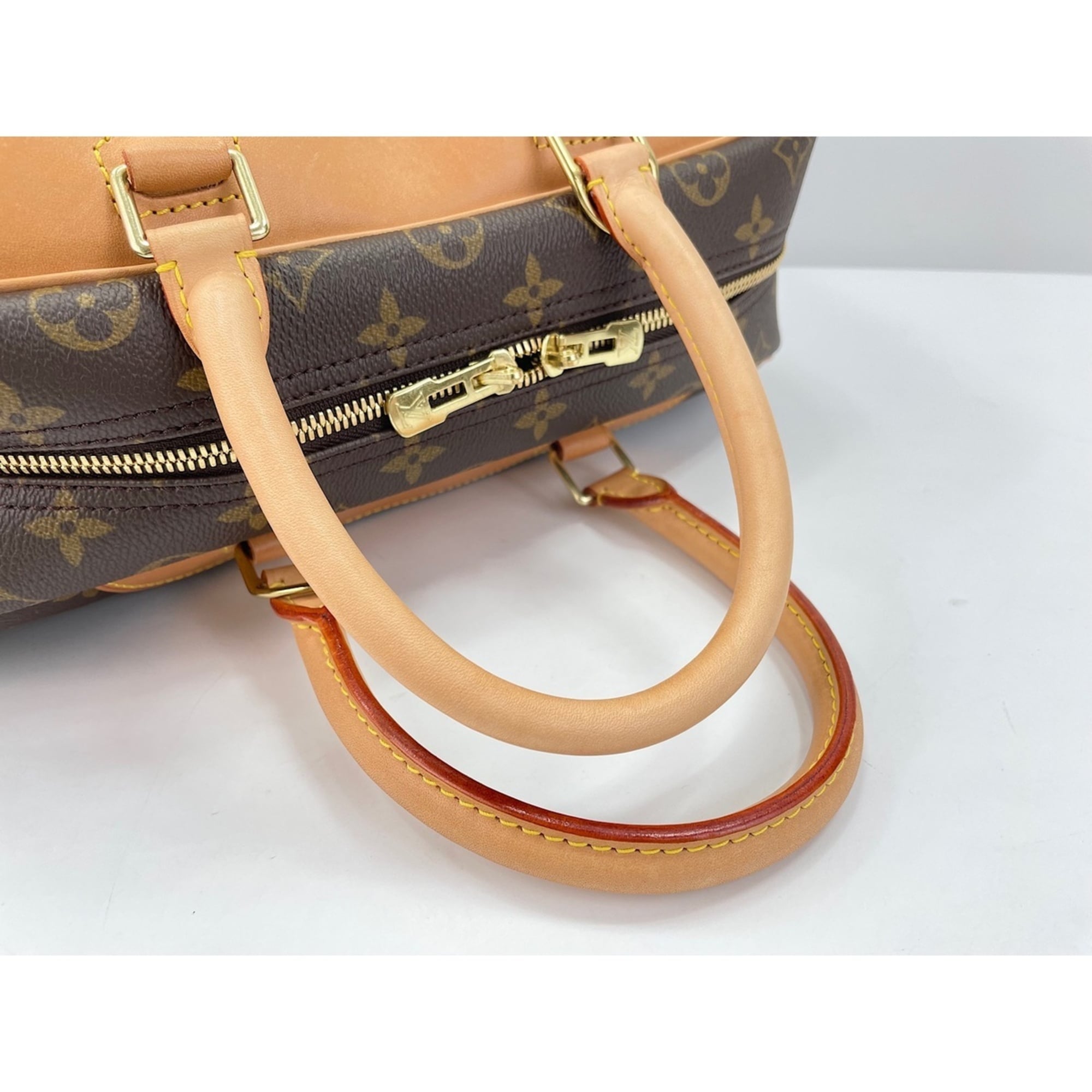 Louis Vuitton Brown Handbag (Pre-Owned)