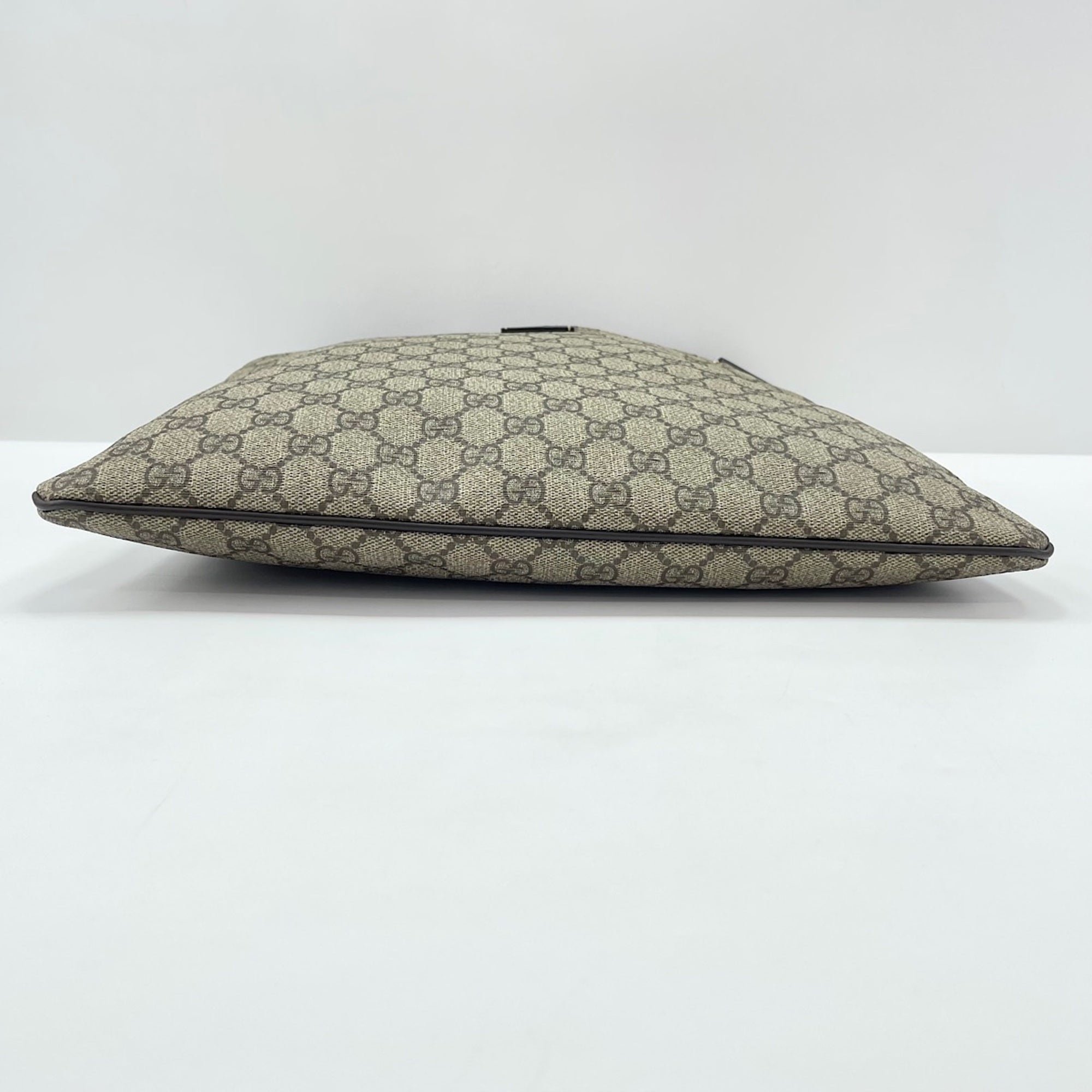 Gucci Beige Shoulder Bag (Pre-Owned)