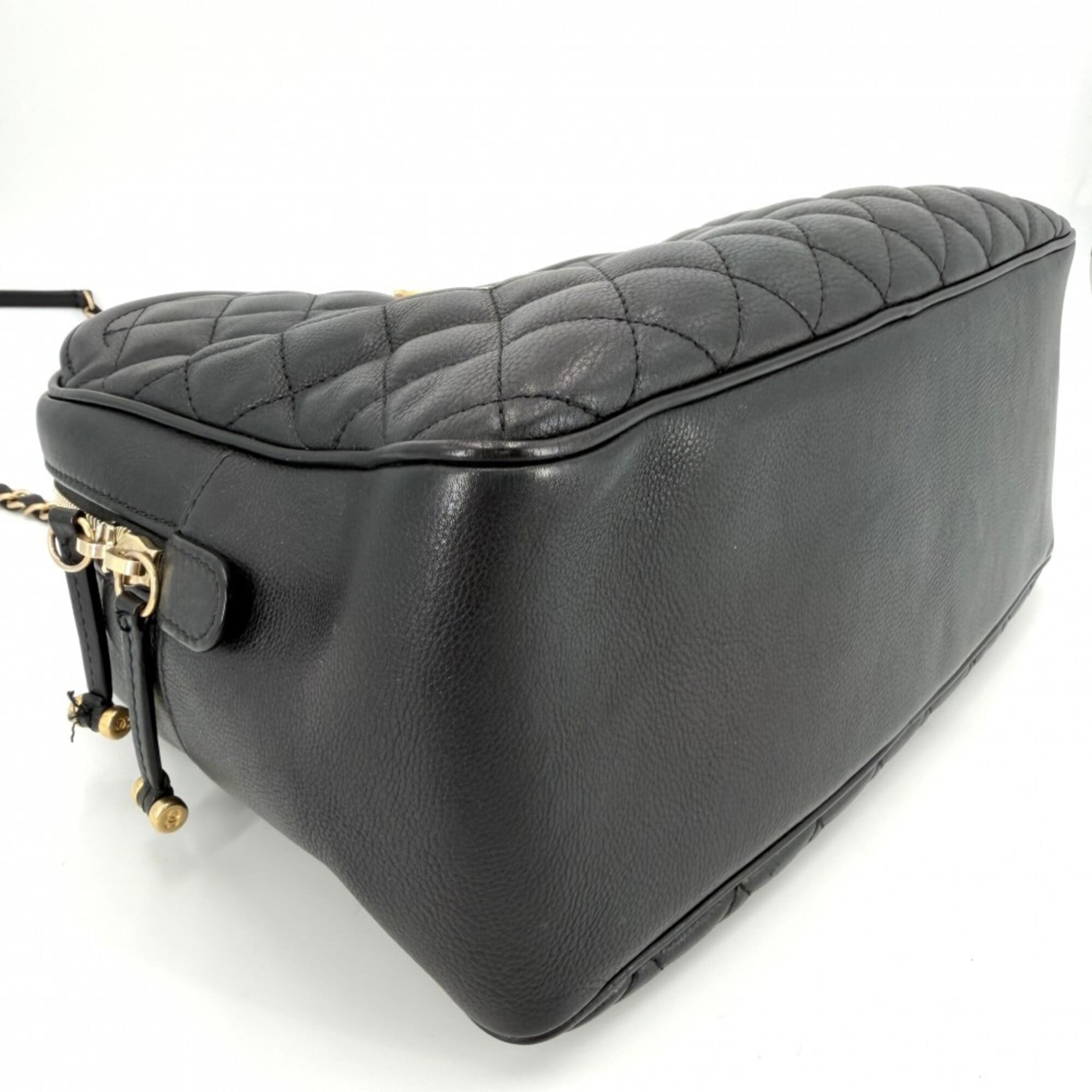 Chanel Matelasse Black Leather Handbag Shoulder Bag Vanity Bag (Pre-Owned)