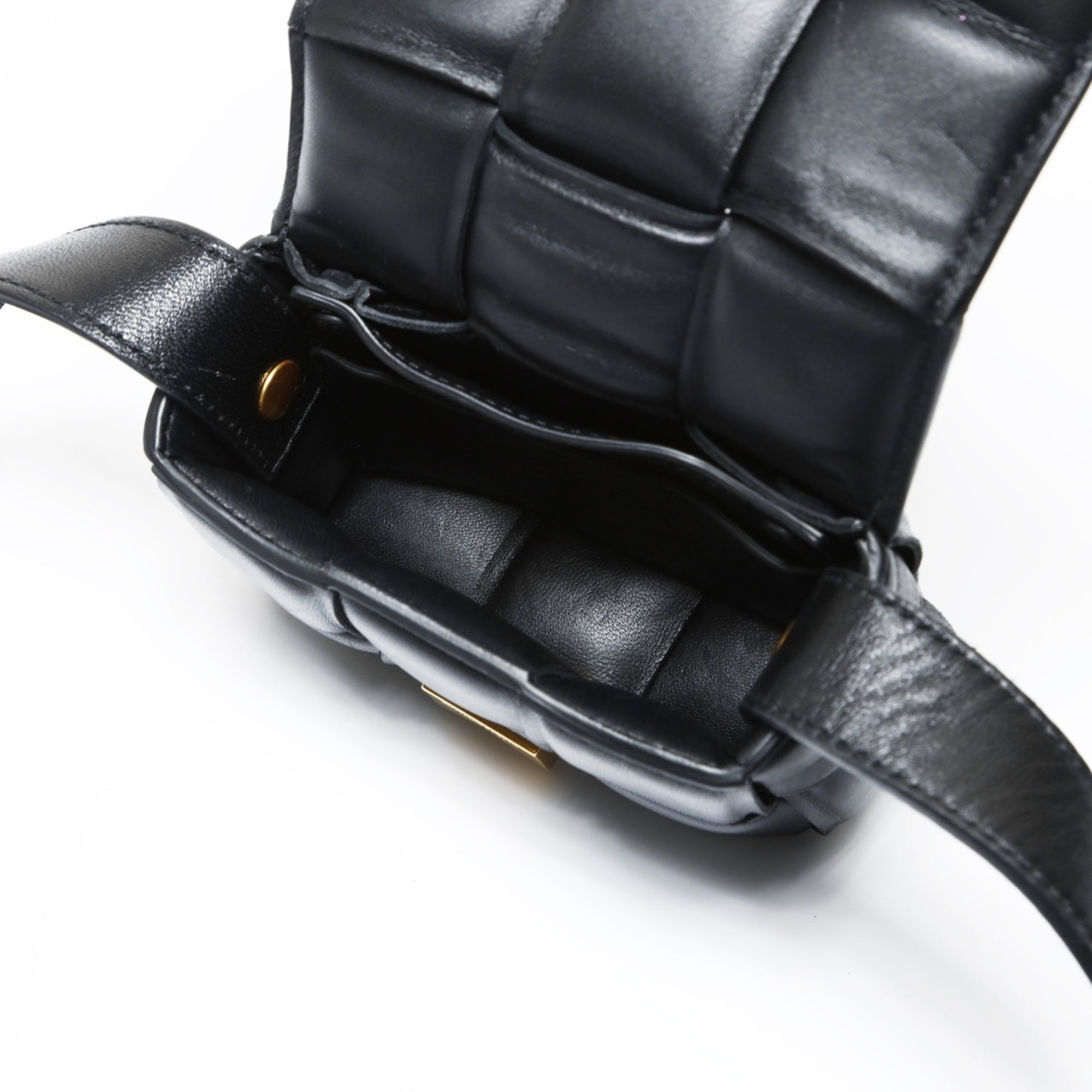 Bottega Veneta Black Shoulder Bag (Pre-Owned)