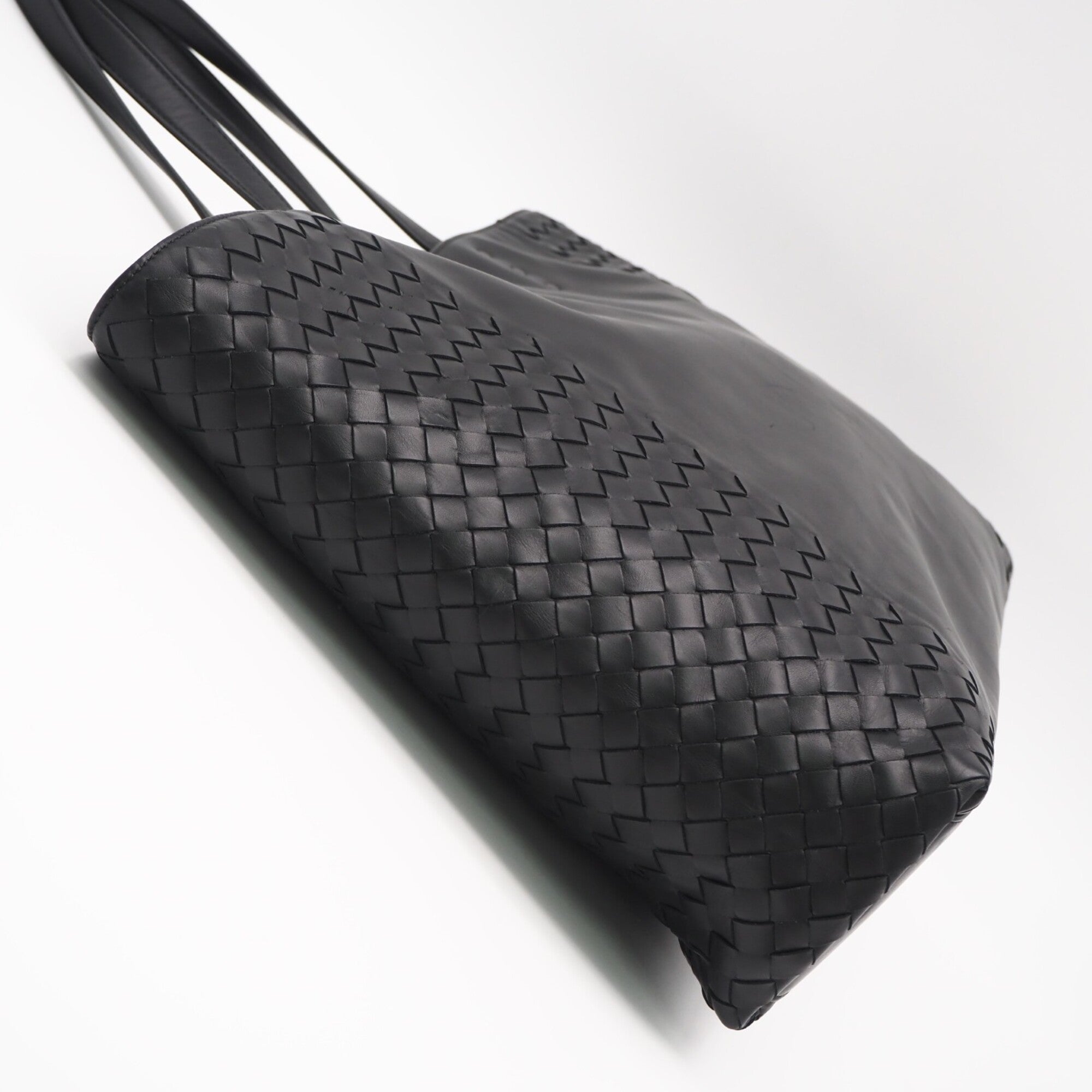 Bottega Veneta Intrecciato Black Leather Handbag Tote Bag (Pre-Owned)