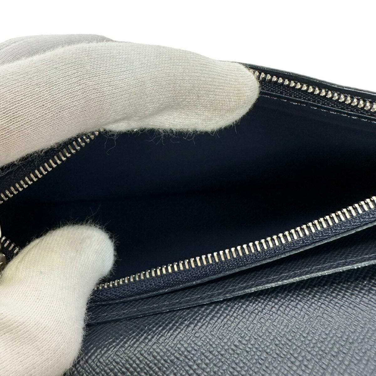 Louis Vuitton Noir Epi Leather Long Wallet (Bi-Fold) (Pre-Owned)