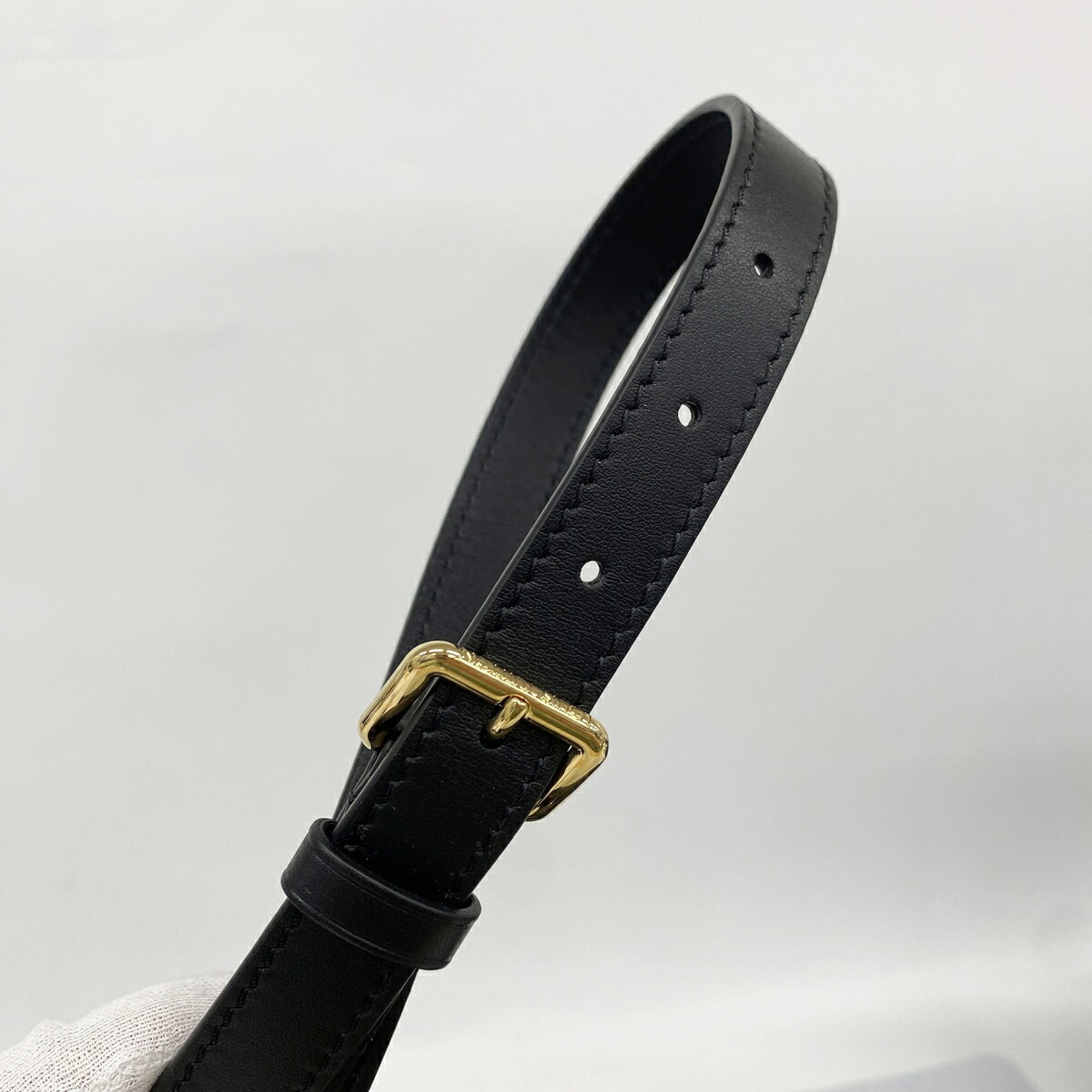 Louis Vuitton Noir Handbag (Pre-Owned)