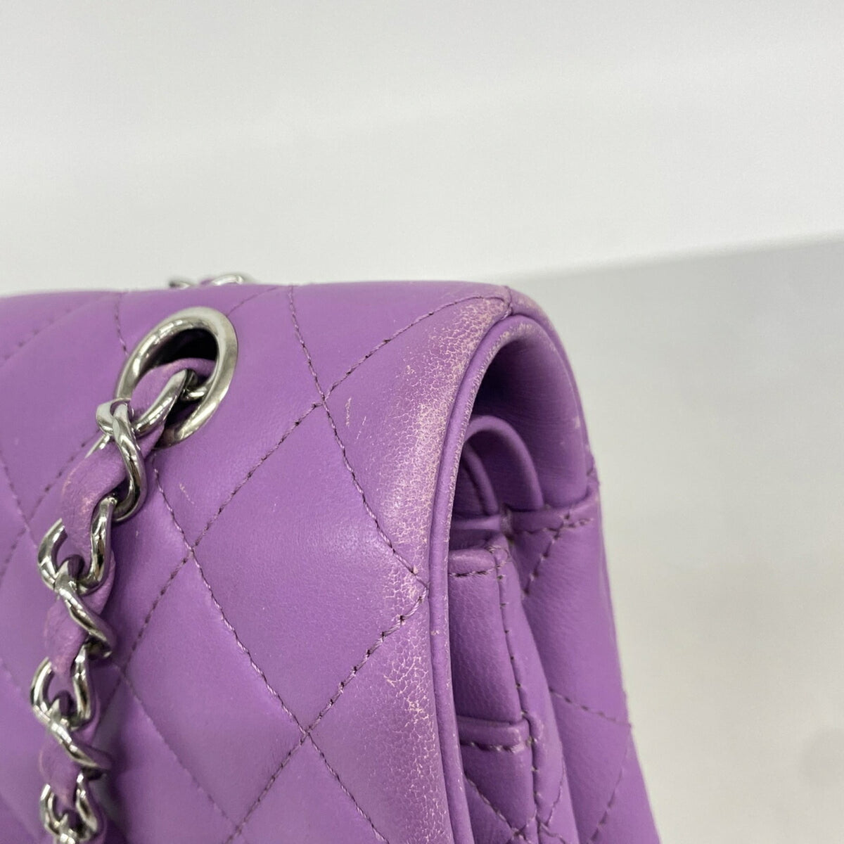 Chanel Purple Leather Shoulder Bag (Pre-Owned)