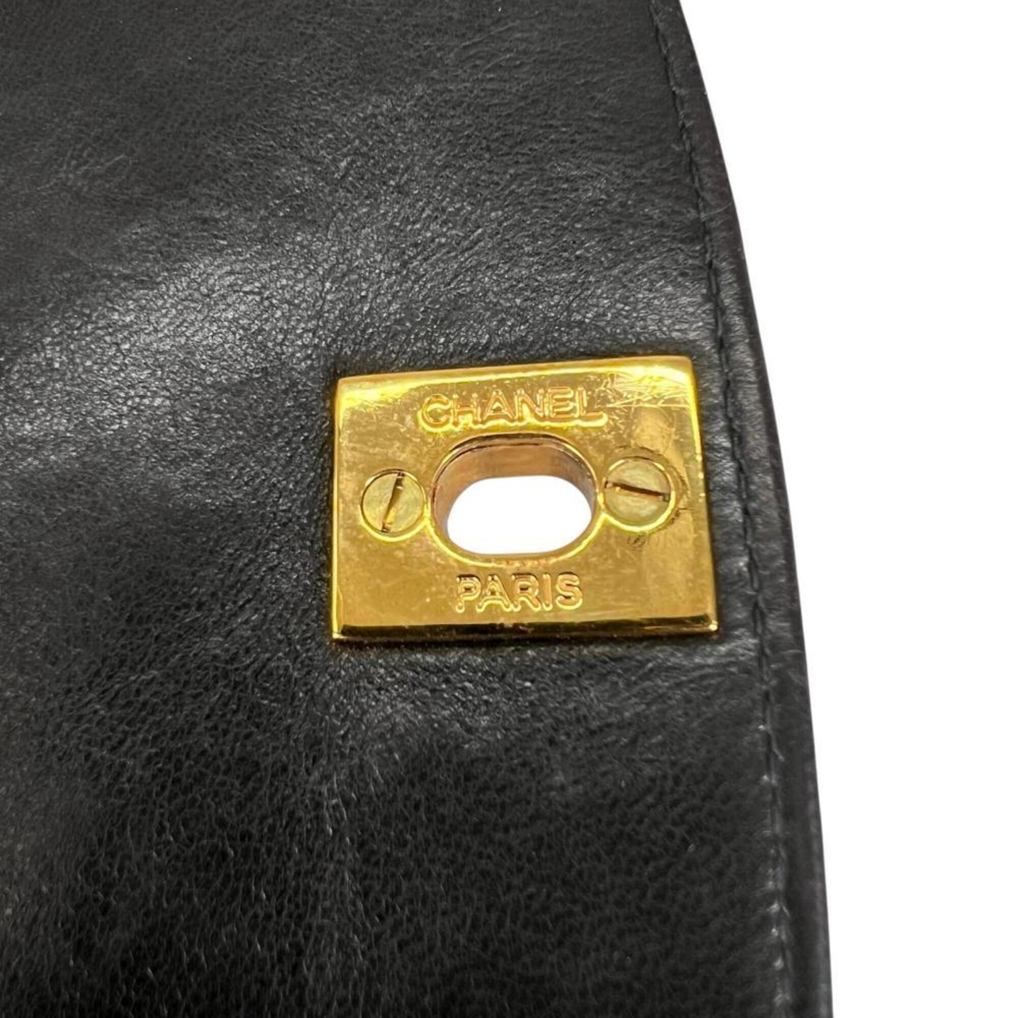 Chanel Black Leather Shoulder Bag (Pre-Owned)
