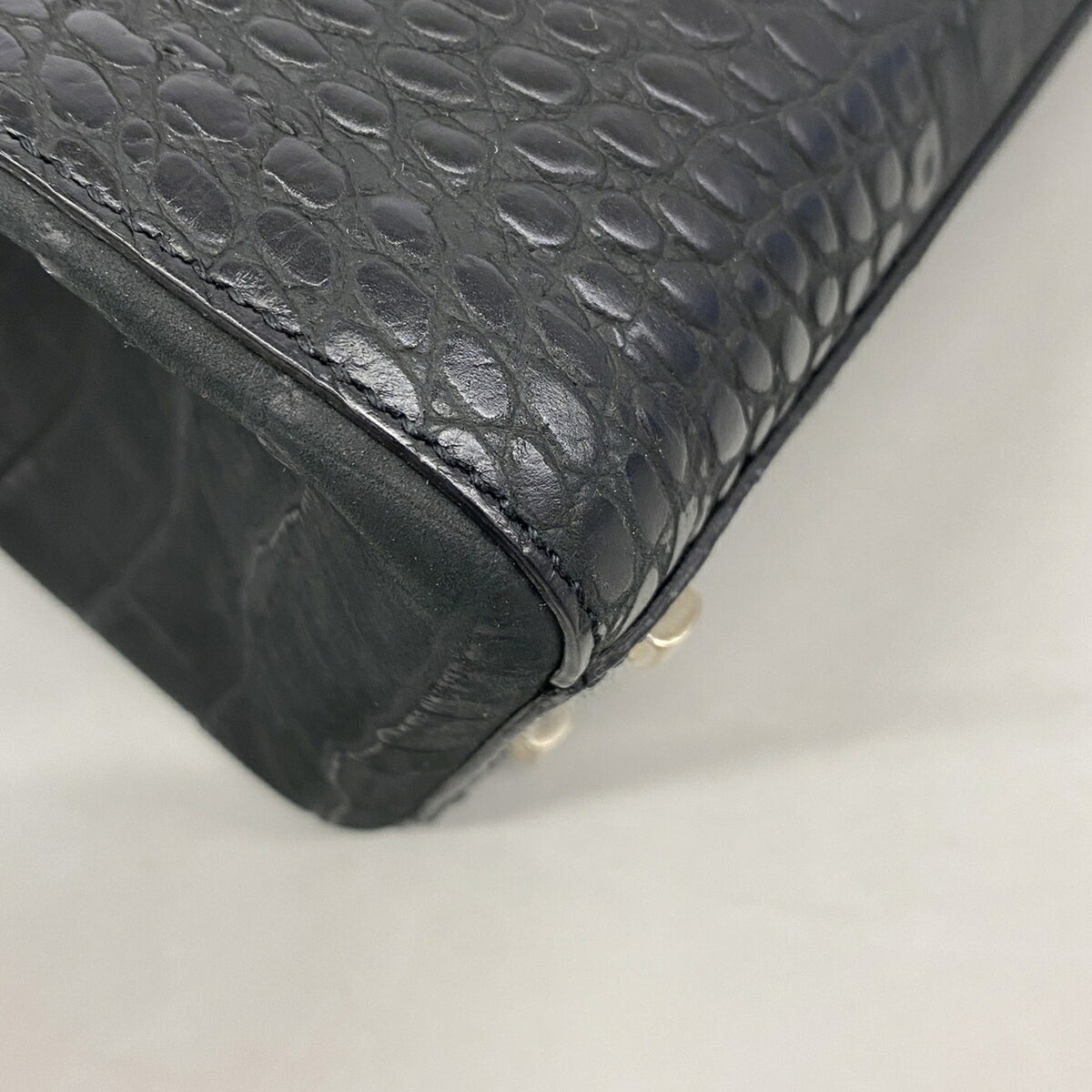 Salvatore Ferragamo Black Leather Handbag (Pre-Owned)