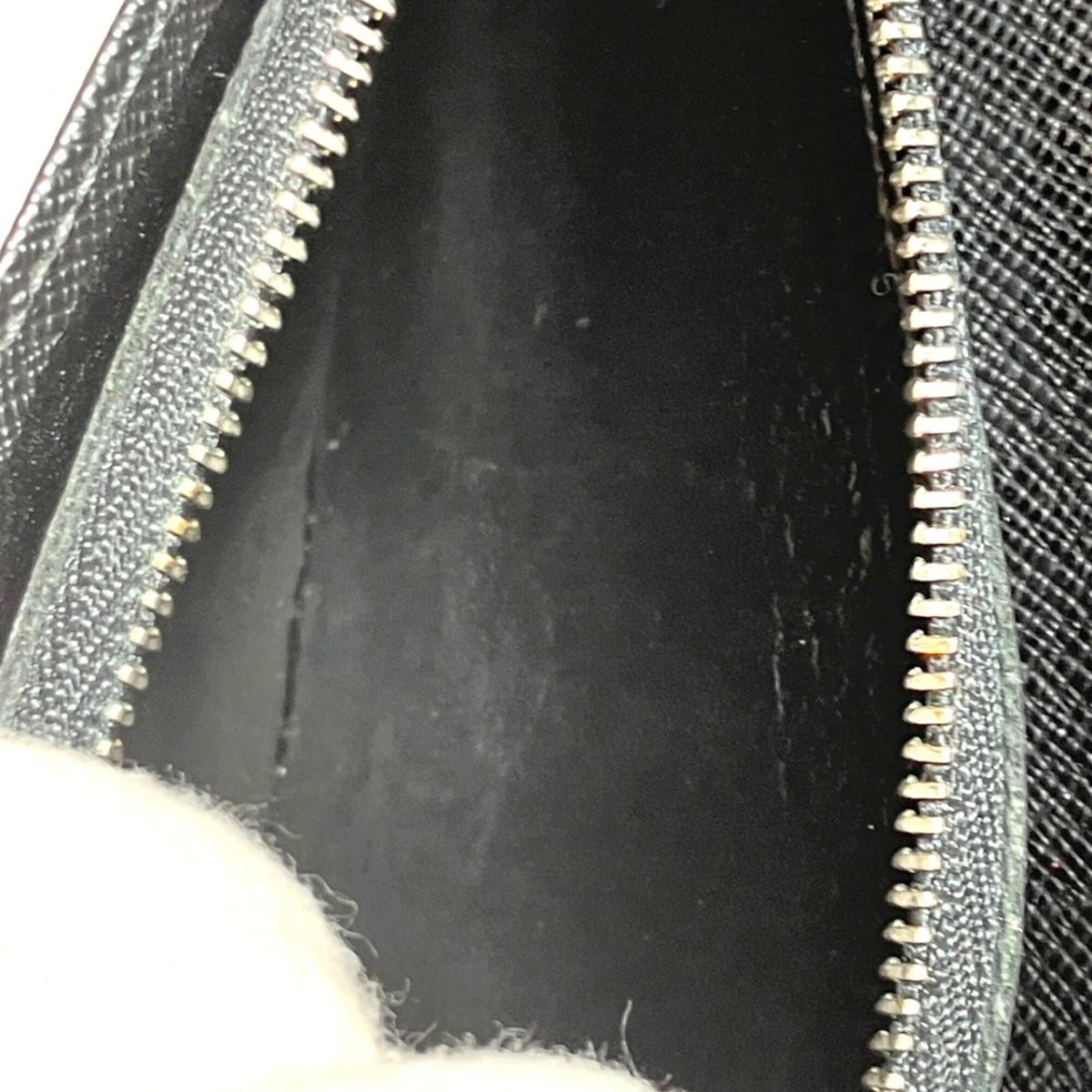 Louis Vuitton Black Long Wallet (Bi-Fold) (Pre-Owned)