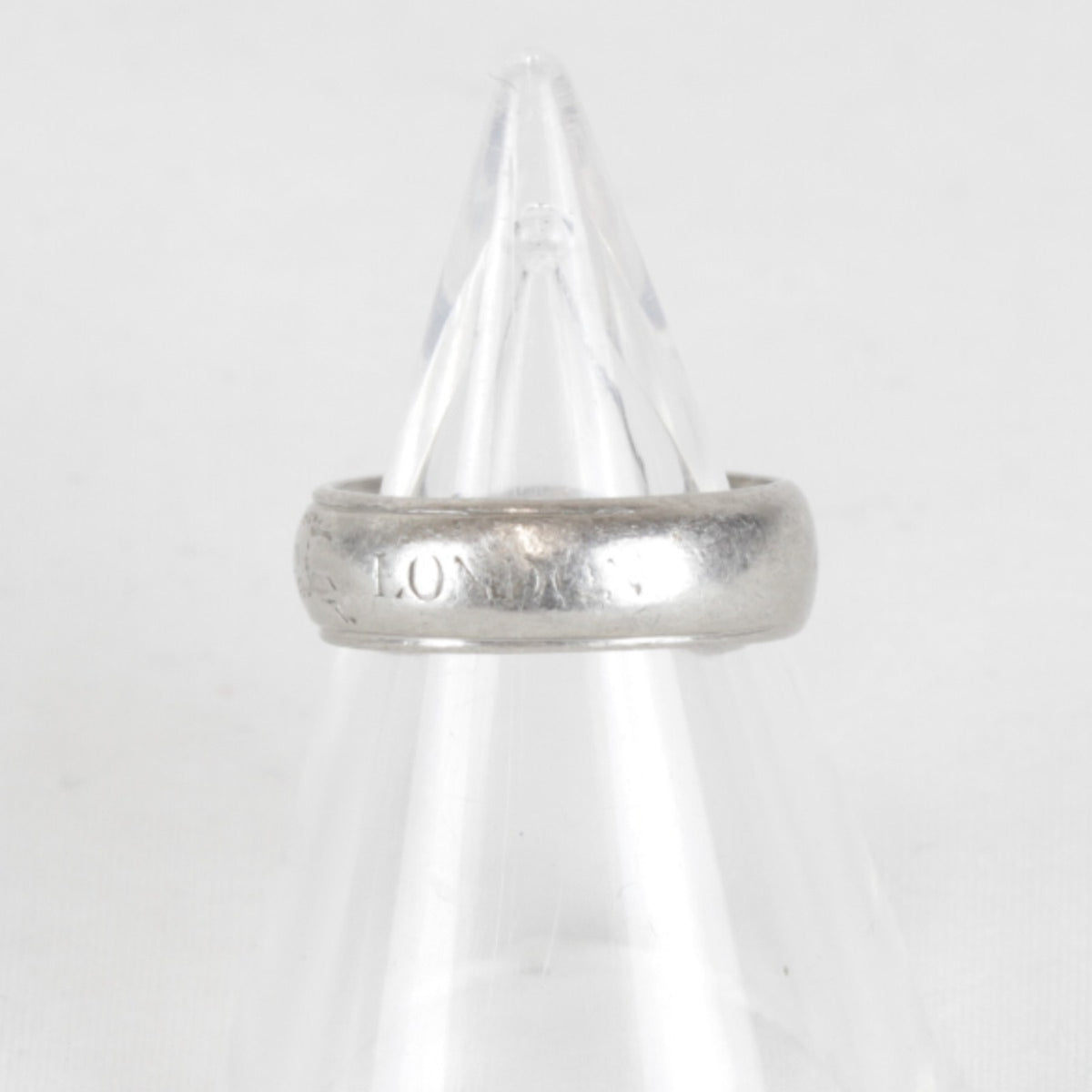 Burberry Silver Platinum 900 Band Ring (Pre-Owned)