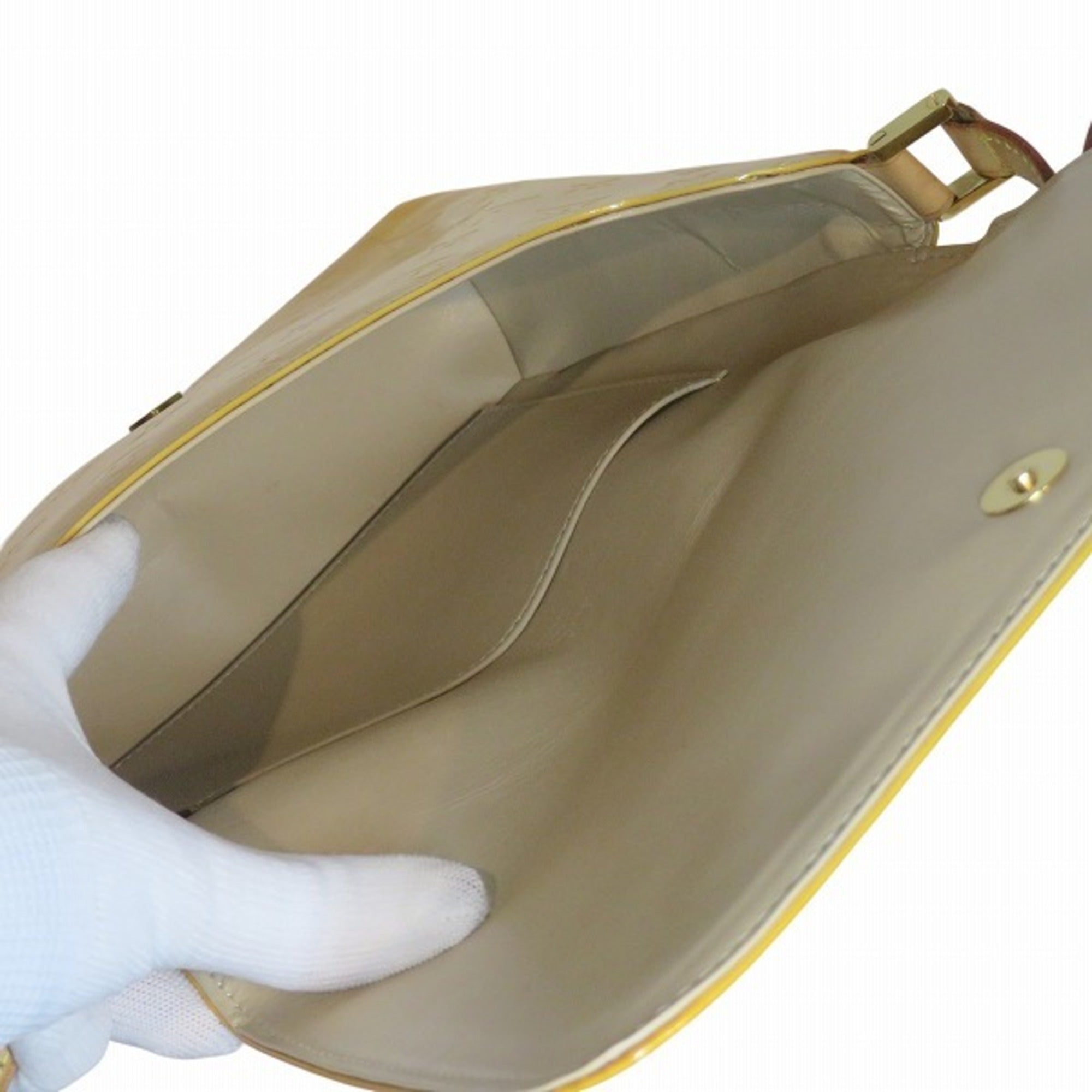 Louis Vuitton Jaune Leather Handbag Shoulder Bag (Pre-Owned)
