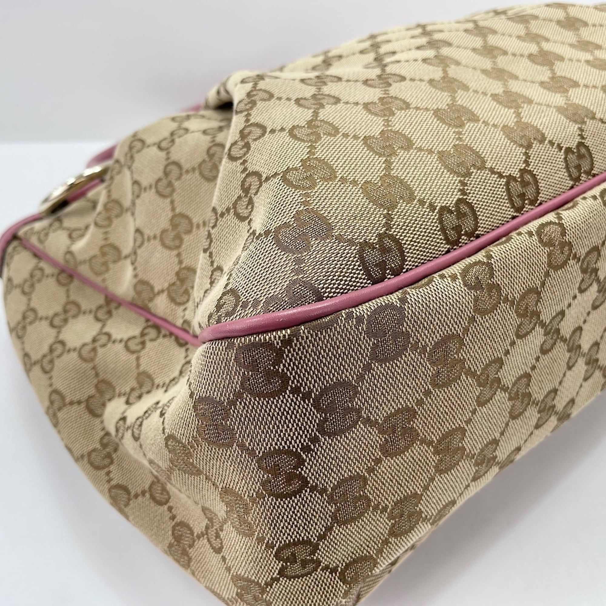 Gucci Sukey Beige Tote Bag (Pre-Owned)