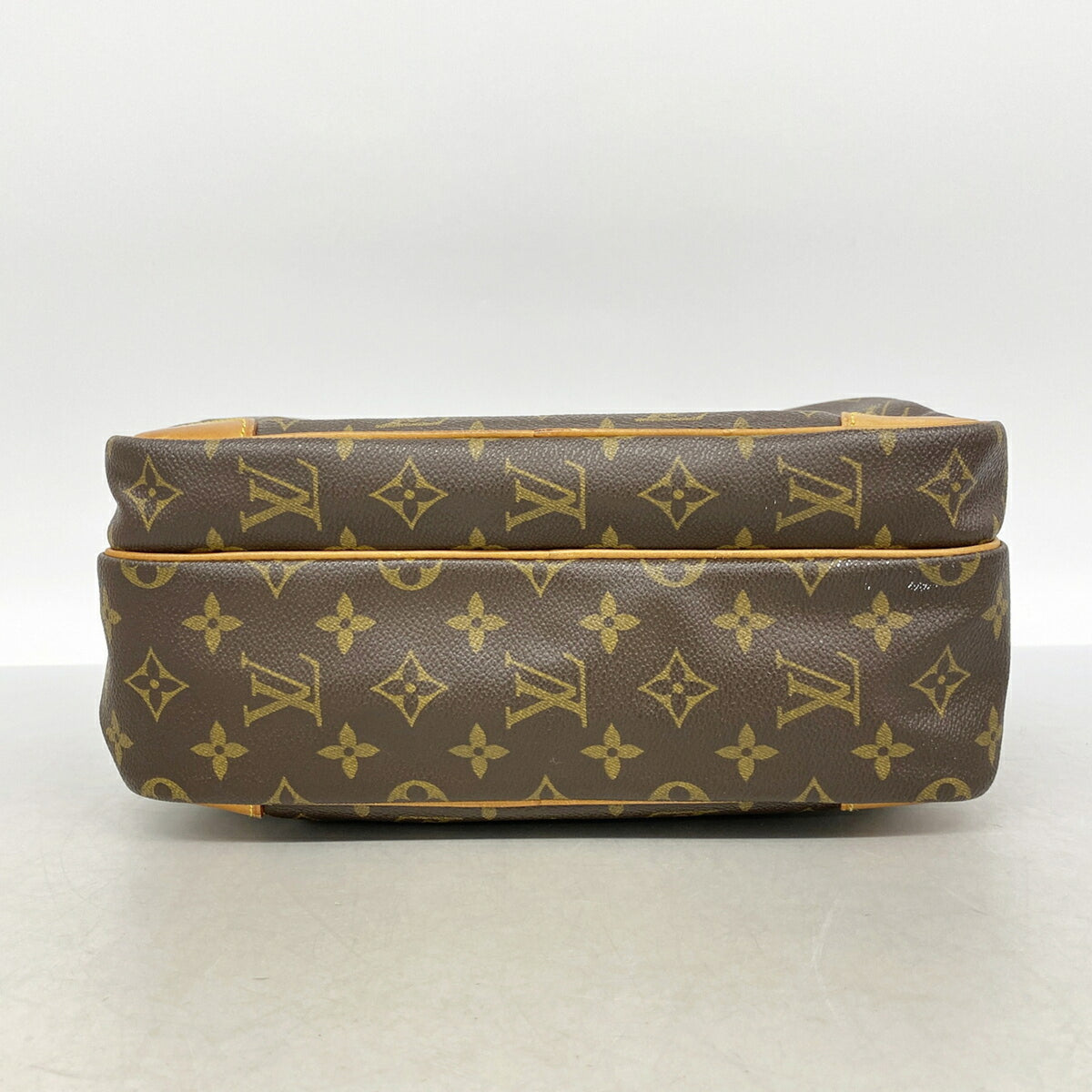 Louis Vuitton Brown Shoulder Bag (Pre-Owned)