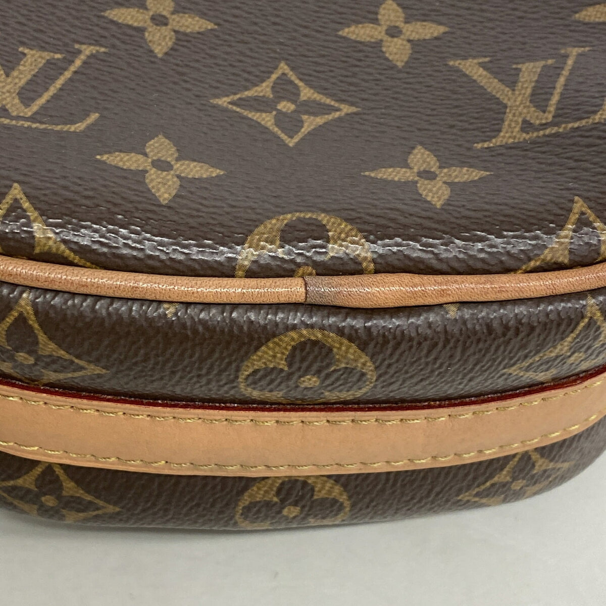 Louis Vuitton Brown Shoulder Bag (Pre-Owned)