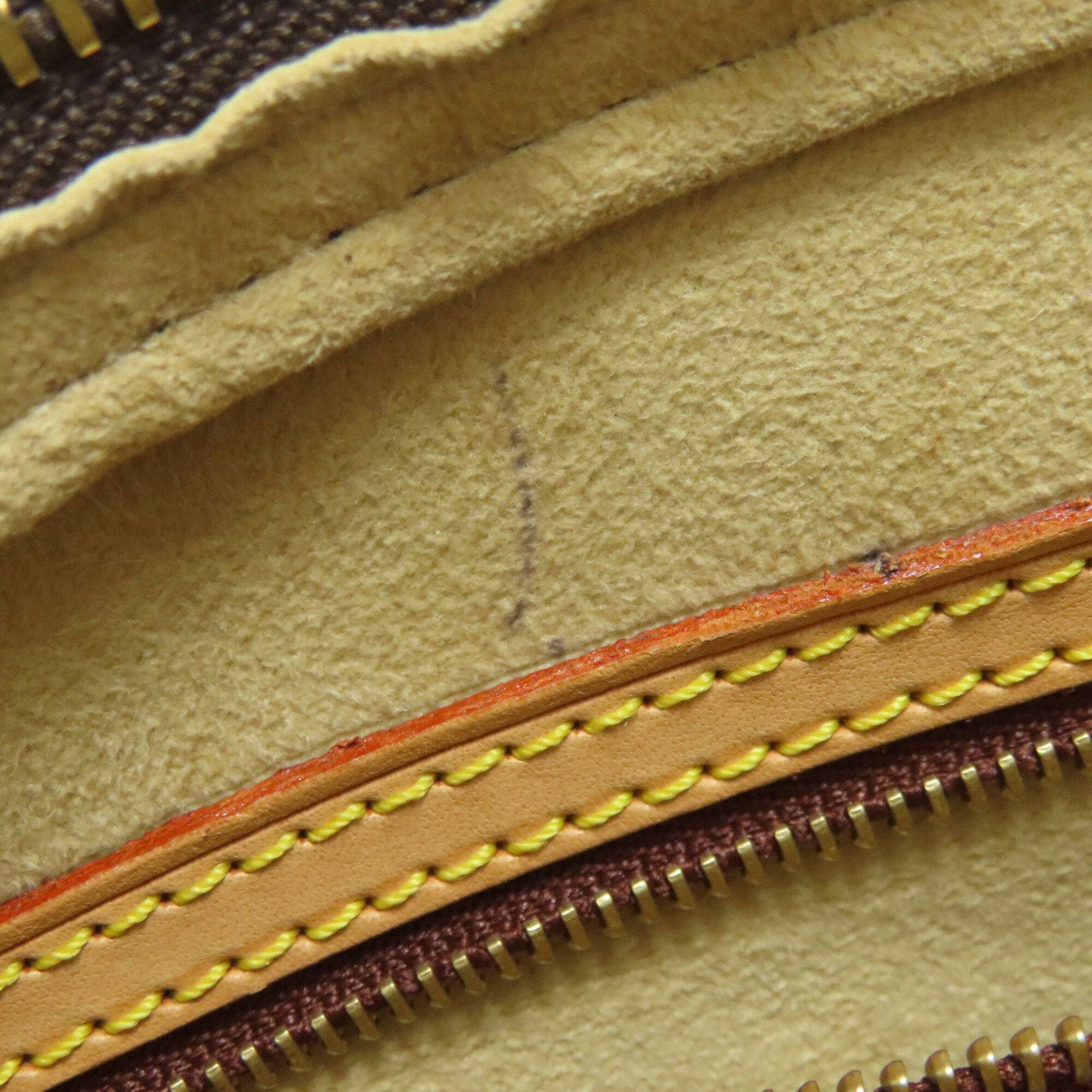 Louis Vuitton Monogram Monogram Handbag (Pre-Owned)