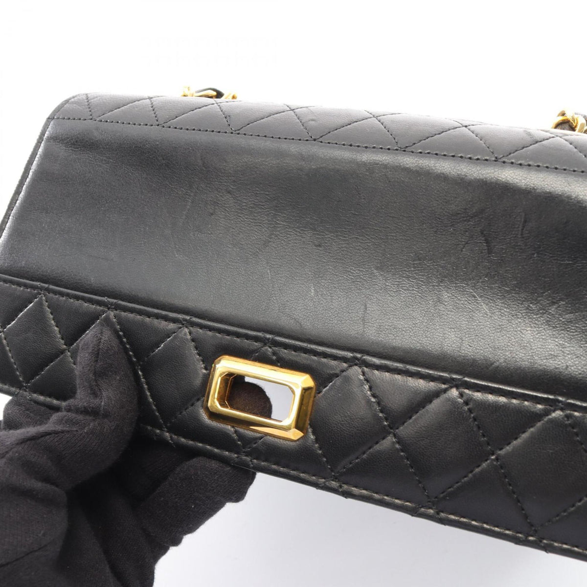 Chanel Black Leather Handbag Shoulder Bag (Pre-Owned)