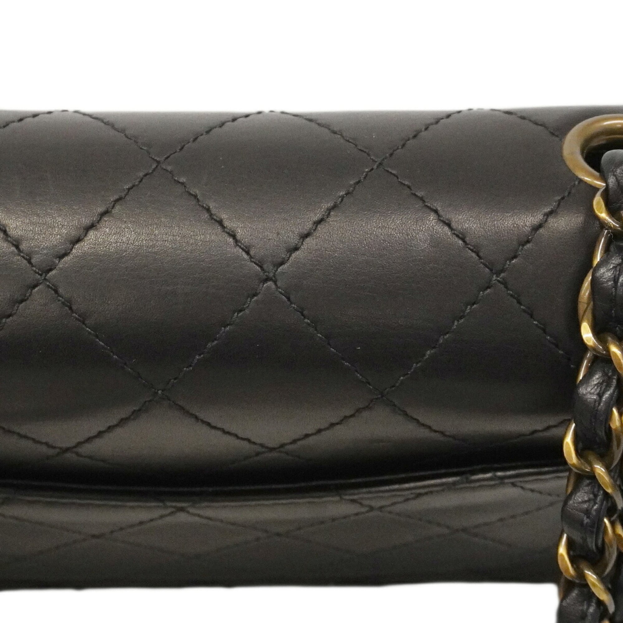 Chanel Black Leather Shoulder Bag (Pre-Owned)