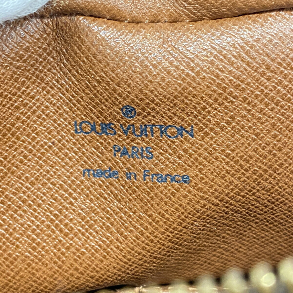 Louis Vuitton Brown Clutch Bag (Pre-Owned)