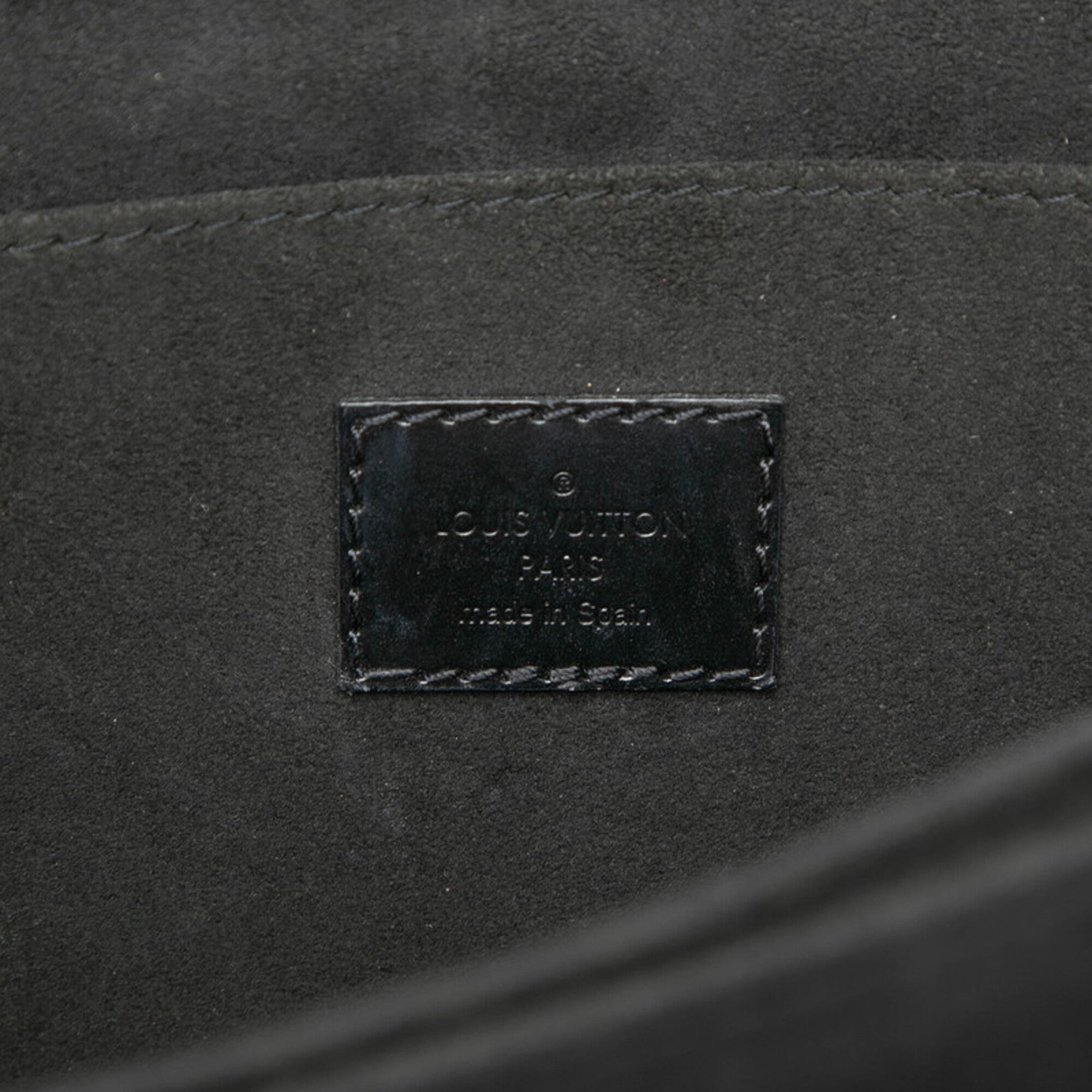 Louis Vuitton Black Leather Handbag Shoulder Bag (Pre-Owned)