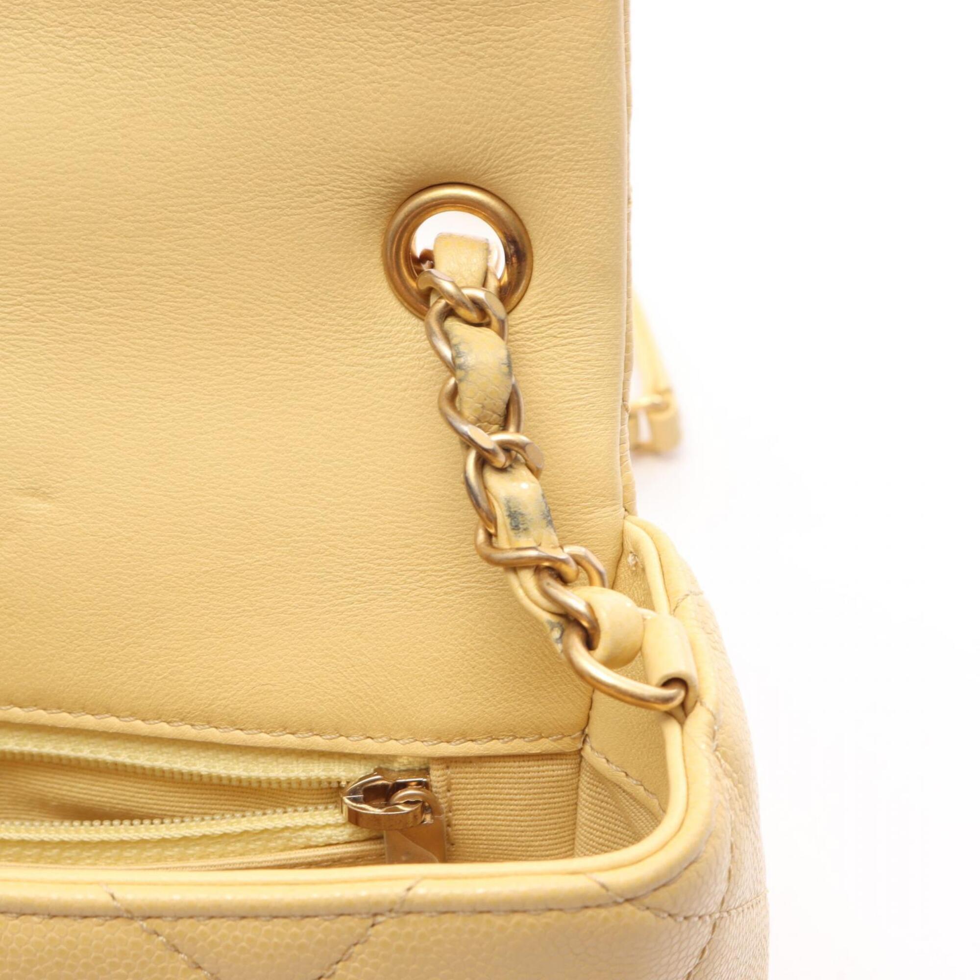 Chanel Yellow Leather Shoulder Bag (Pre-Owned)