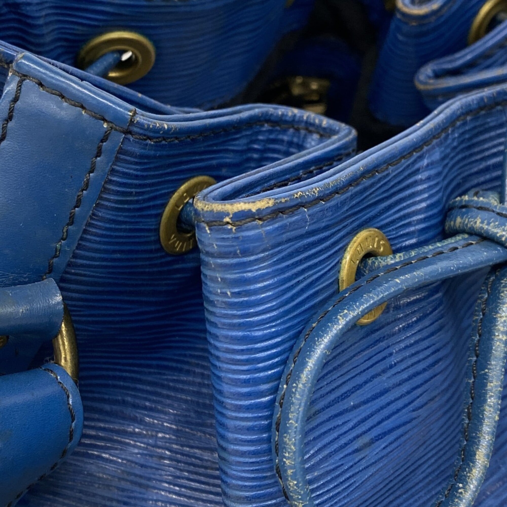 Louis Vuitton Toledo Blue Shoulder Bag (Pre-Owned)
