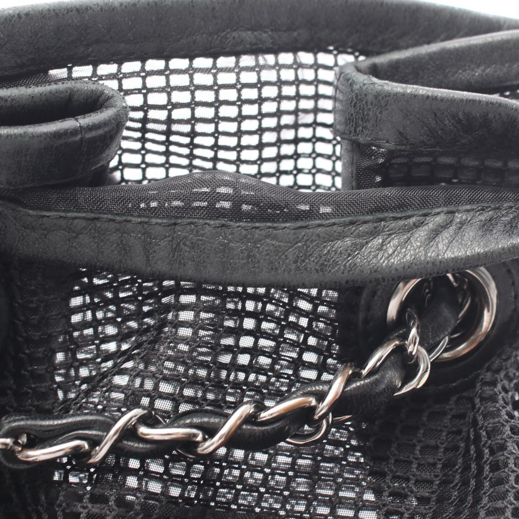 Chanel Black Leather Mesh Handbag Shoulder Bag (Pre-Owned)