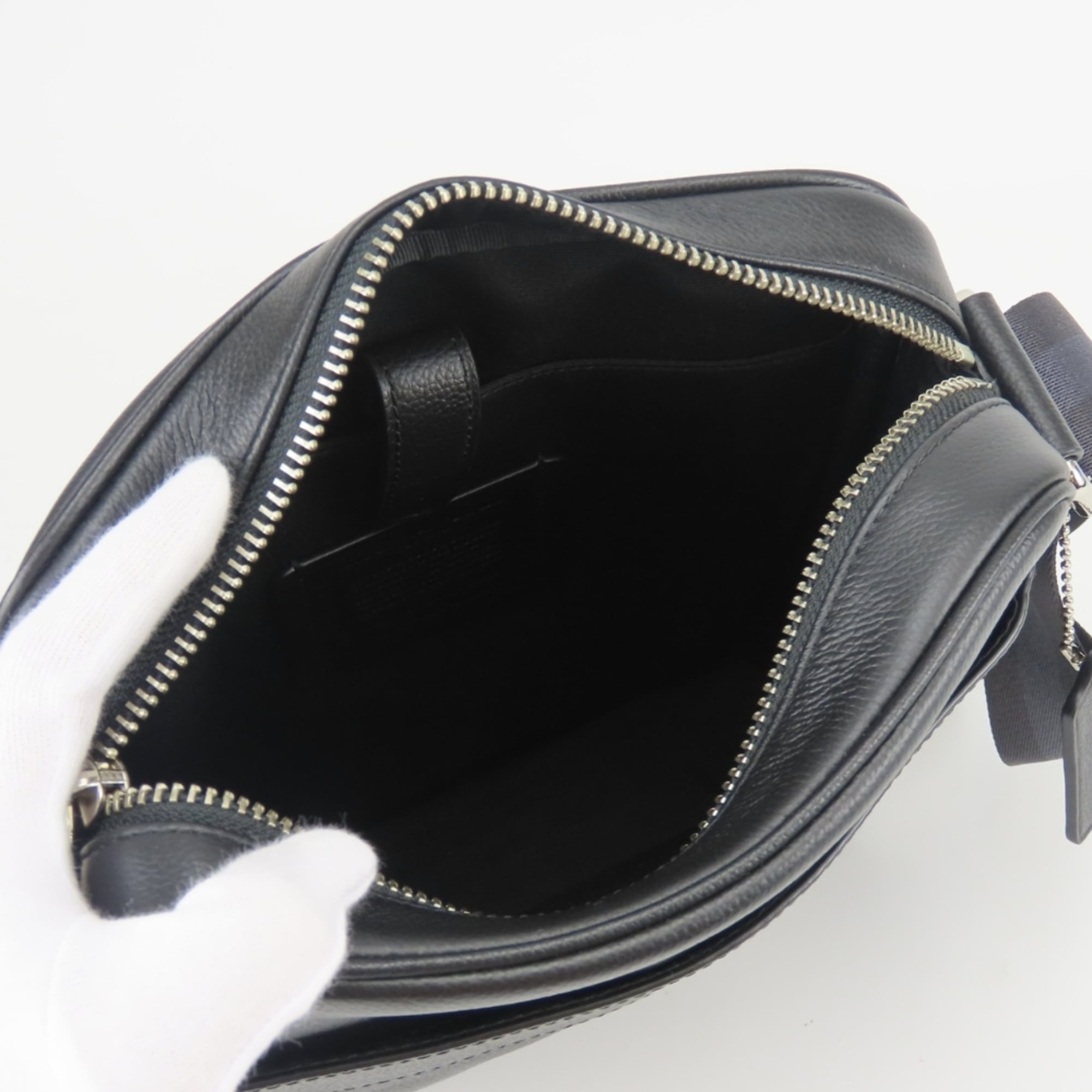 Coach Black Leather Shoulder Bag (Pre-Owned)