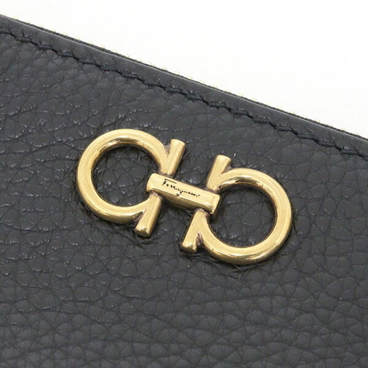 Salvatore Ferragamo Gancini Black Leather Coin Purse/Coin Case (Pre-Owned)