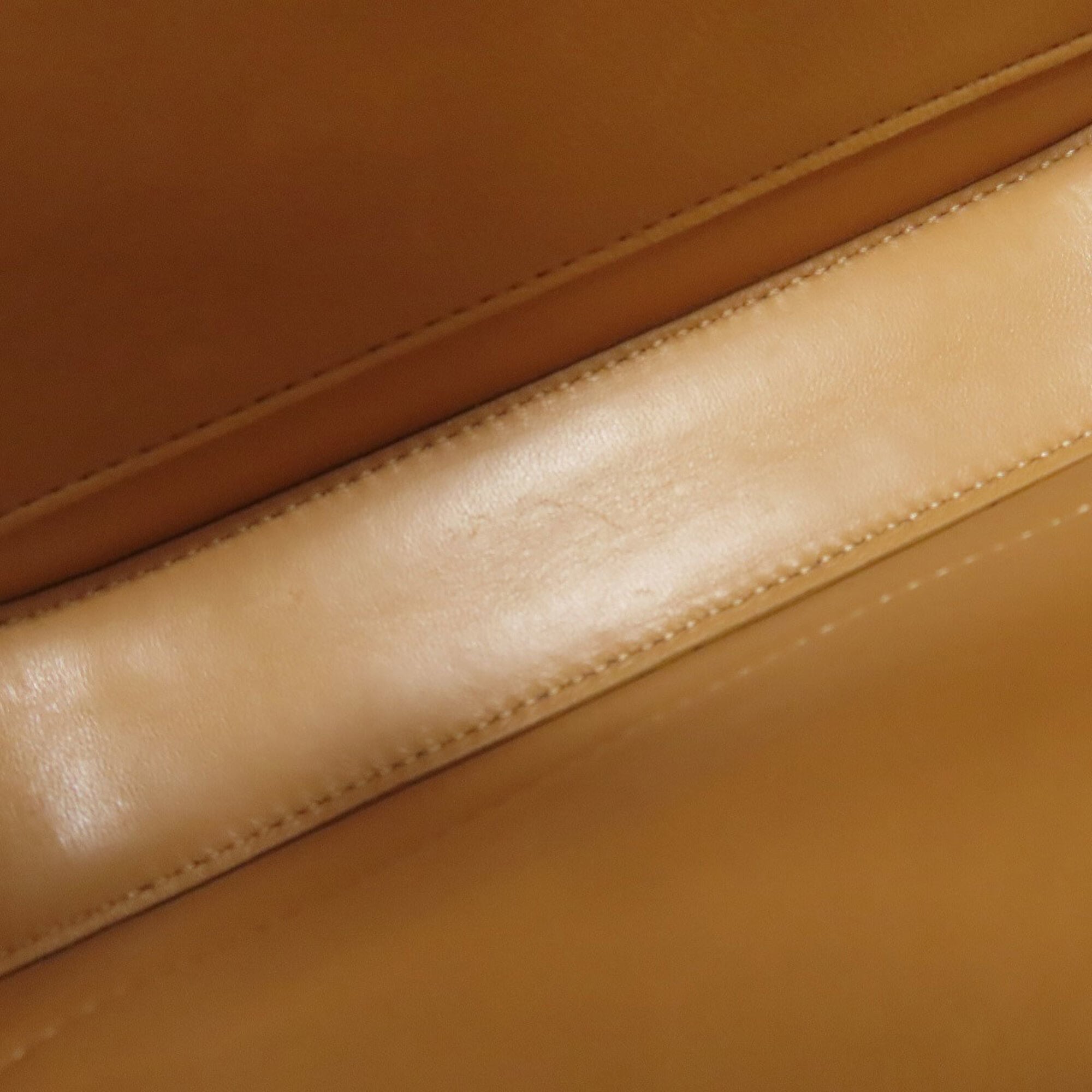 Loewe Leather Shoulder Bag (Pre-Owned)