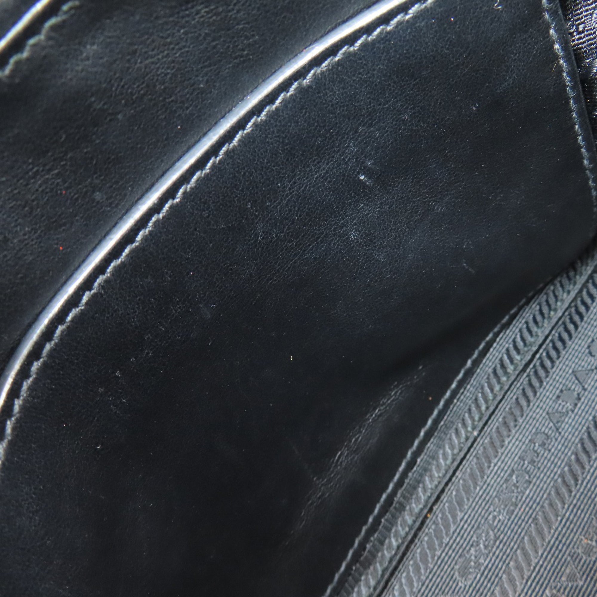 Prada Black Leather Shoulder Bag (Pre-Owned)
