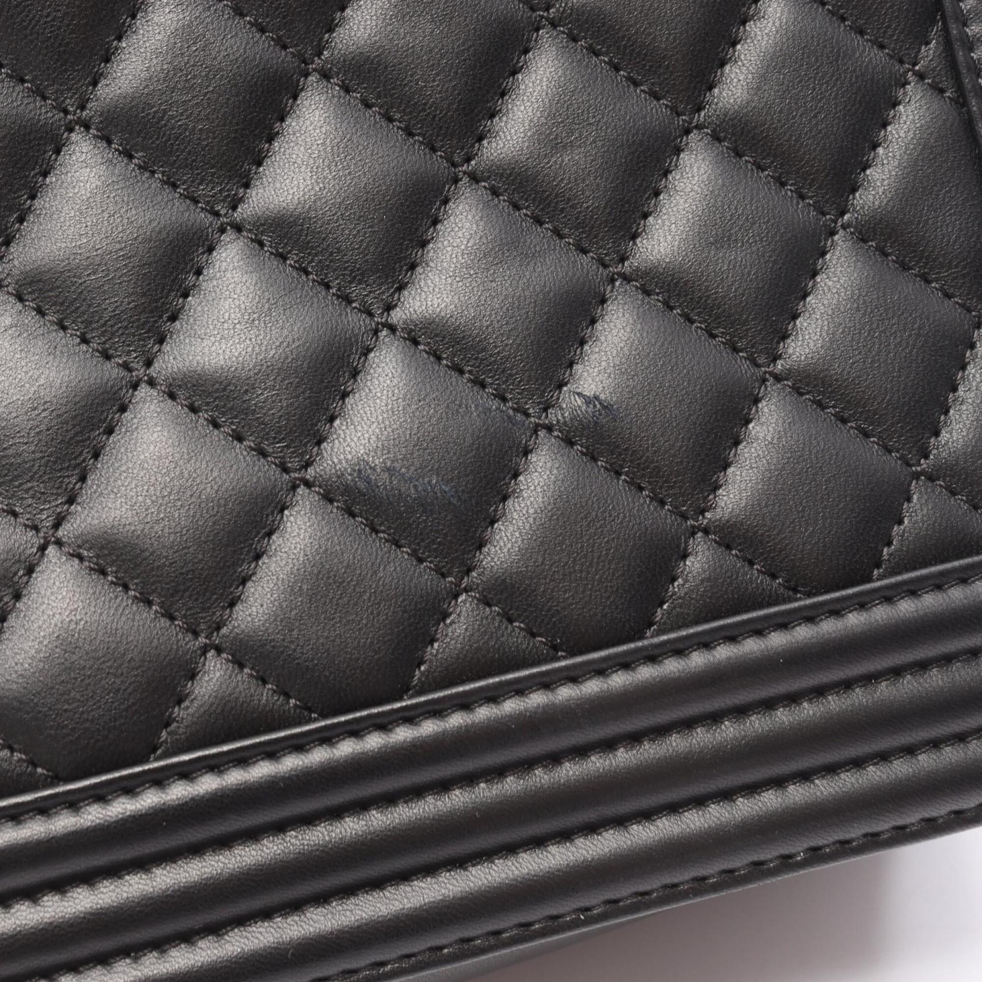 Chanel Black Leather Handbag Shoulder Bag (Pre-Owned)